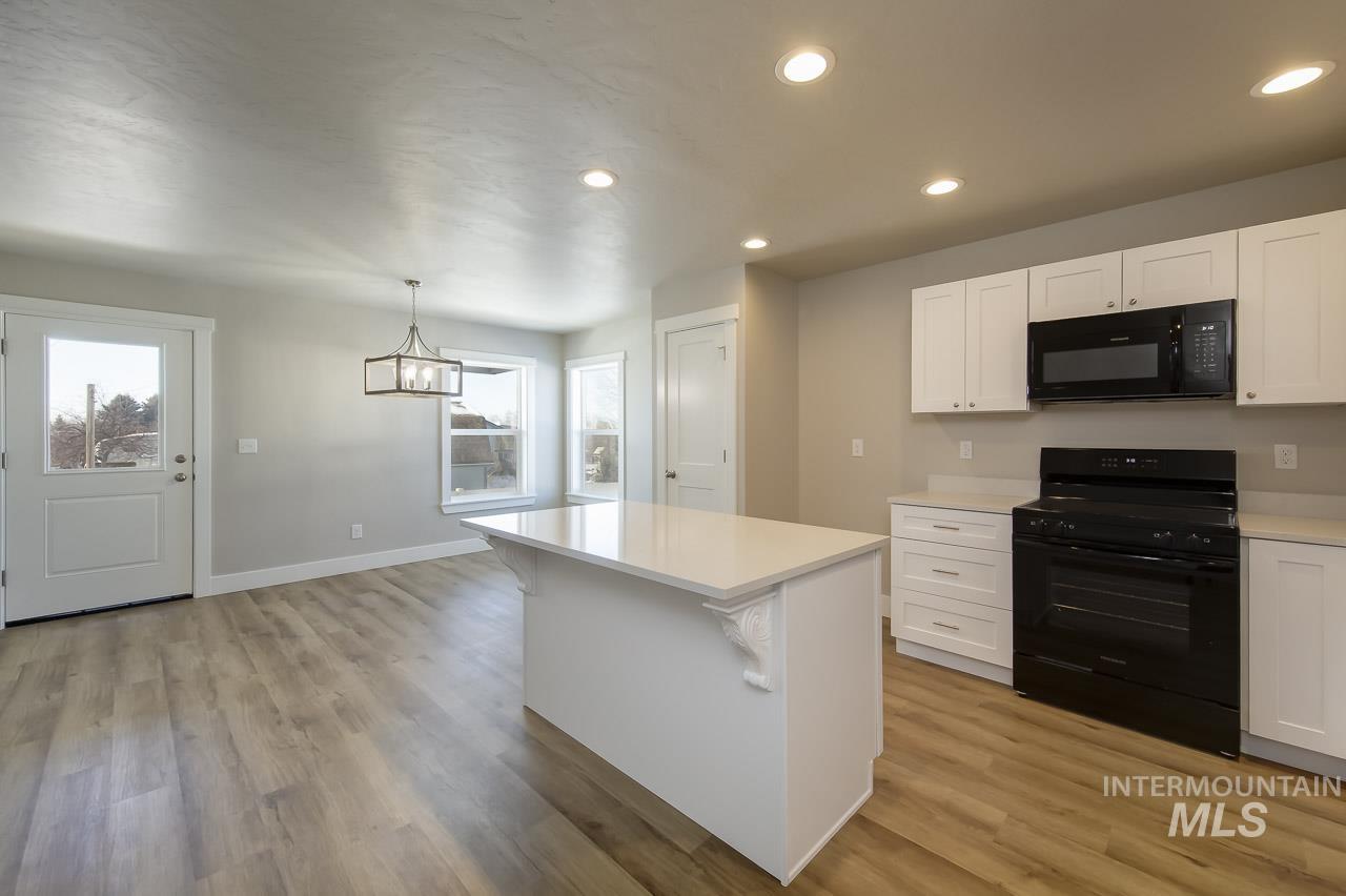 1541 Regency Way Property Photo 3