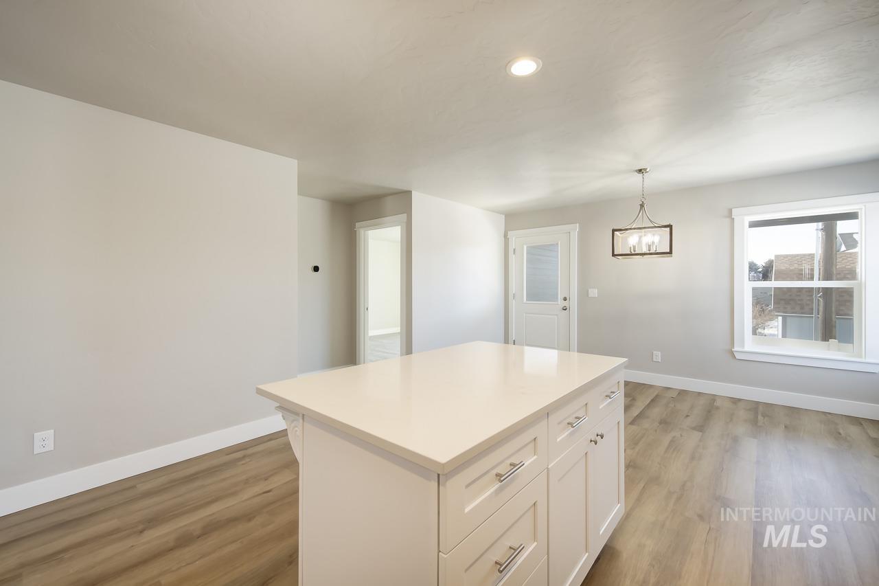 1541 Regency Way Property Photo 7
