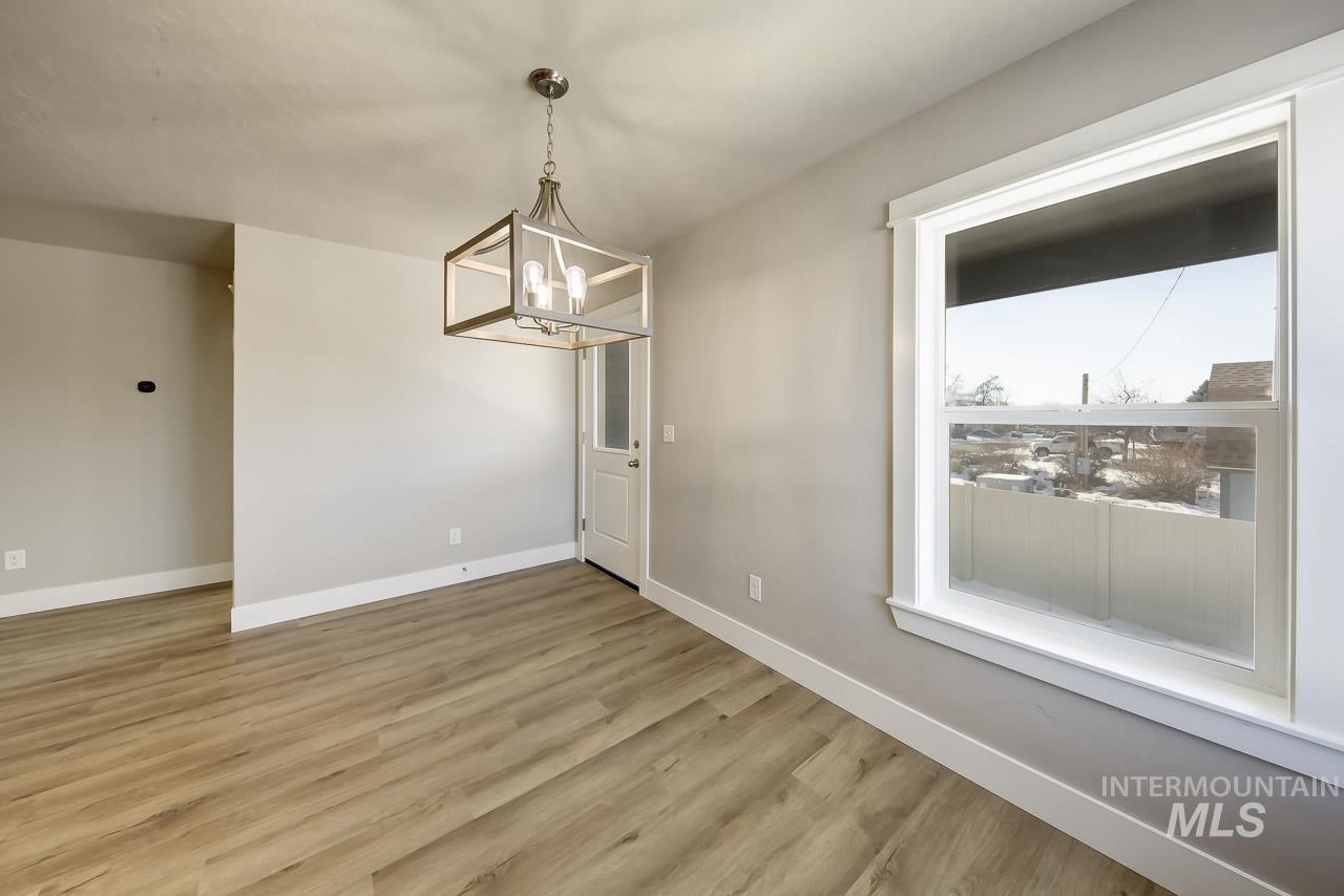 1541 Regency Way Property Photo 8