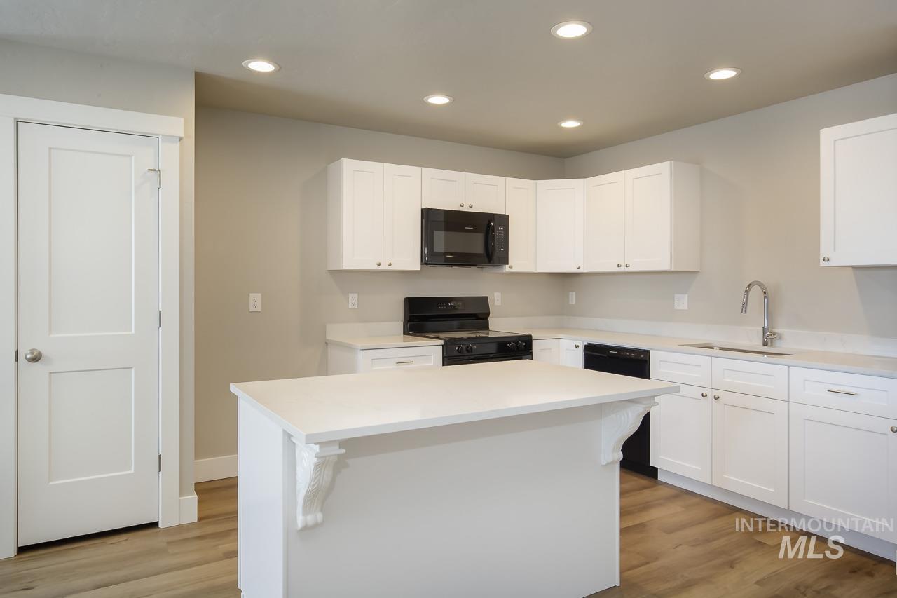 1541 Regency Way Property Photo 8