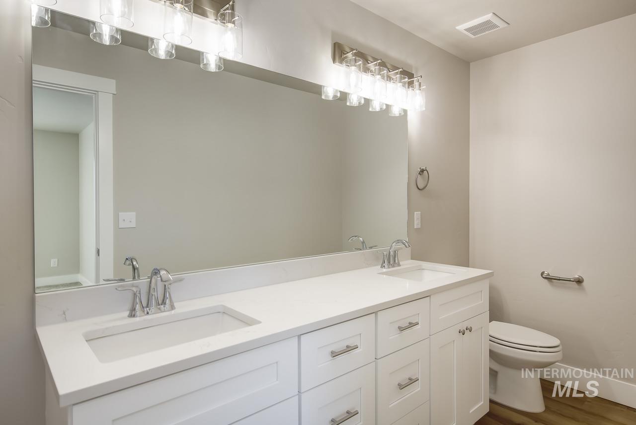1541 Regency Way Property Photo 23