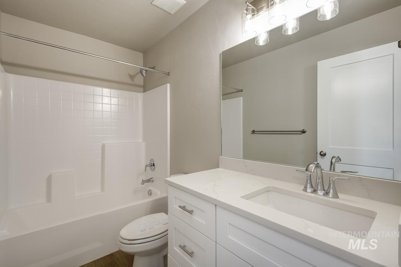 1541 Regency Way Property Photo 28