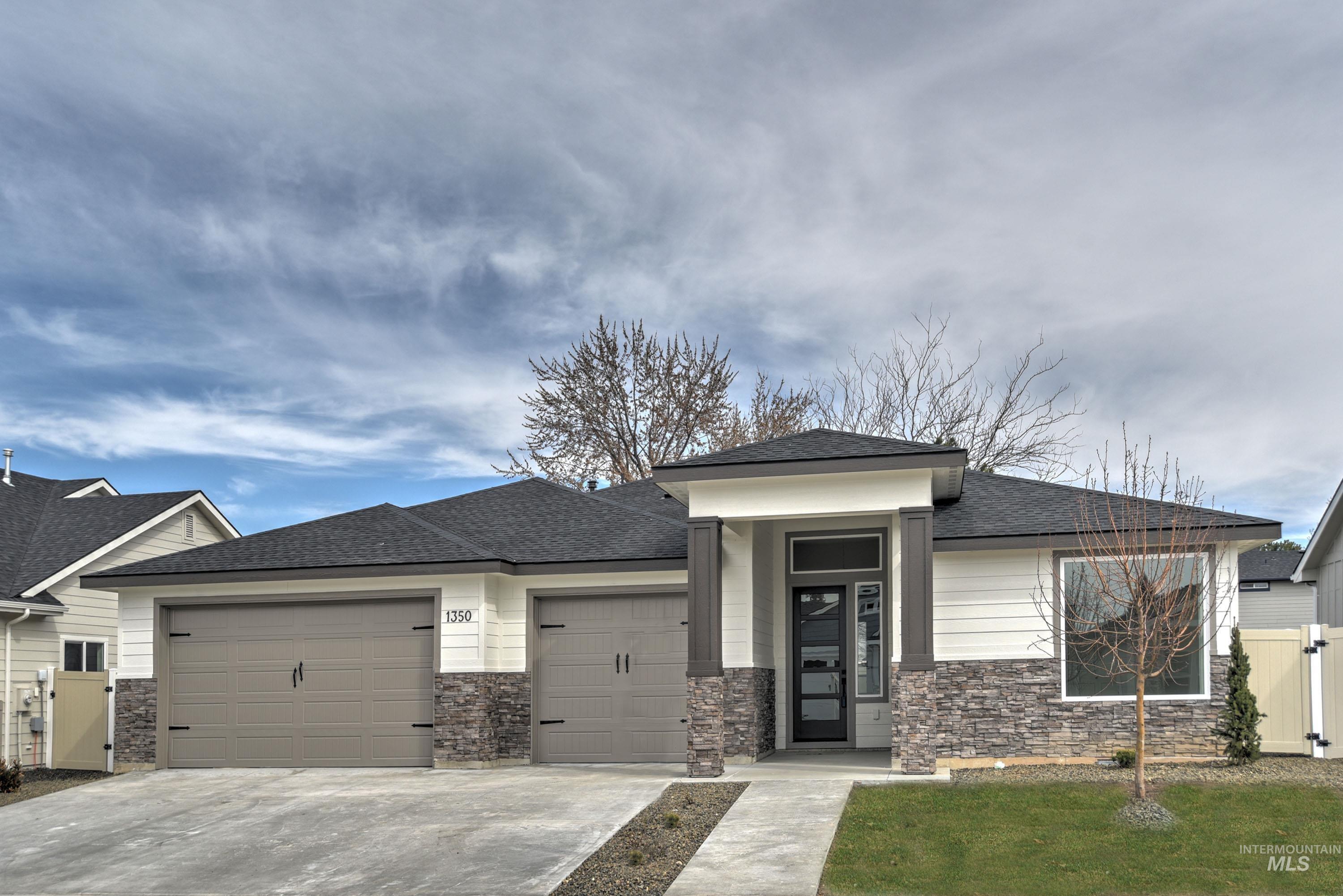 1350 N Parkshire Way Property Photo 1