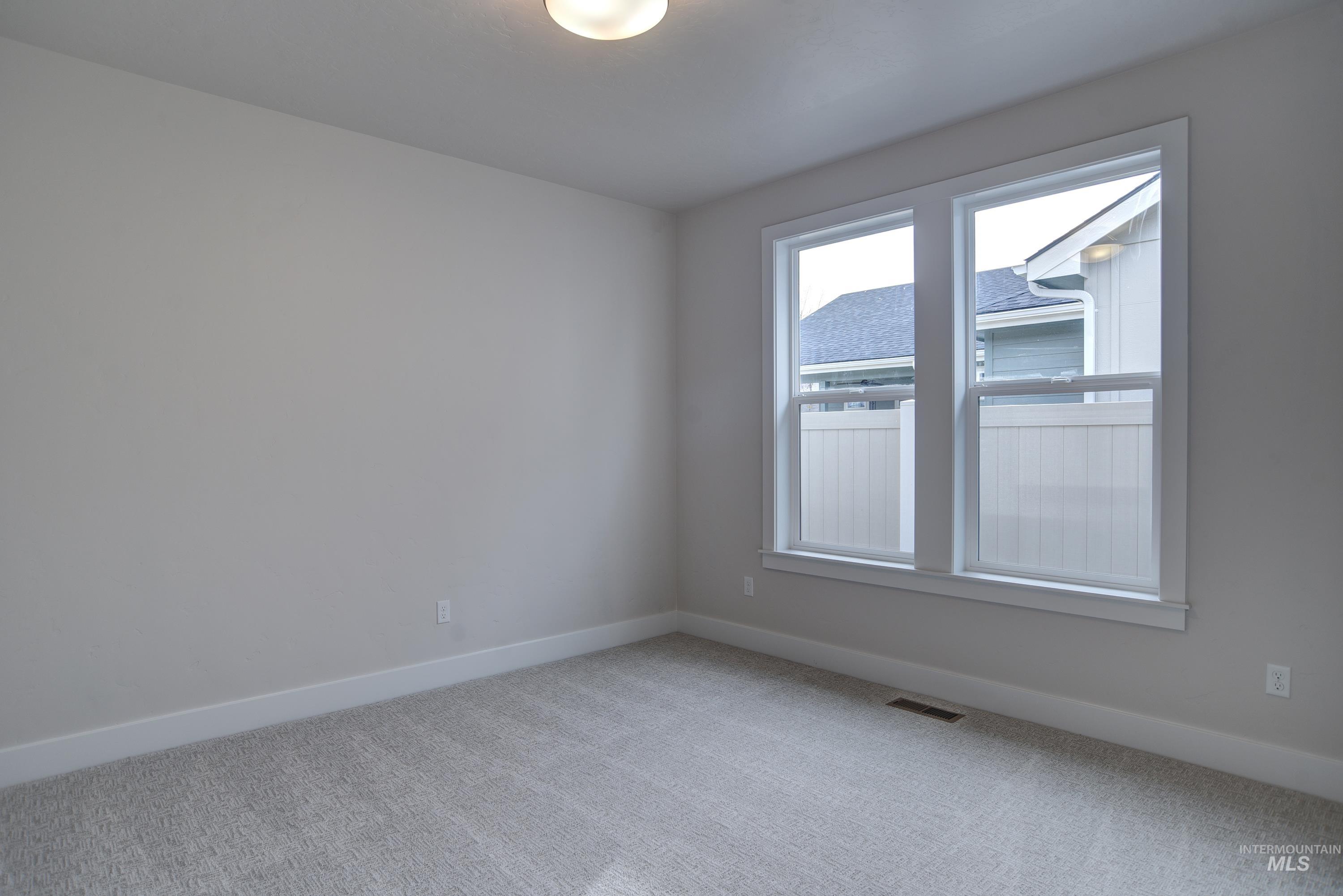 1350 N Parkshire Way Property Photo 6