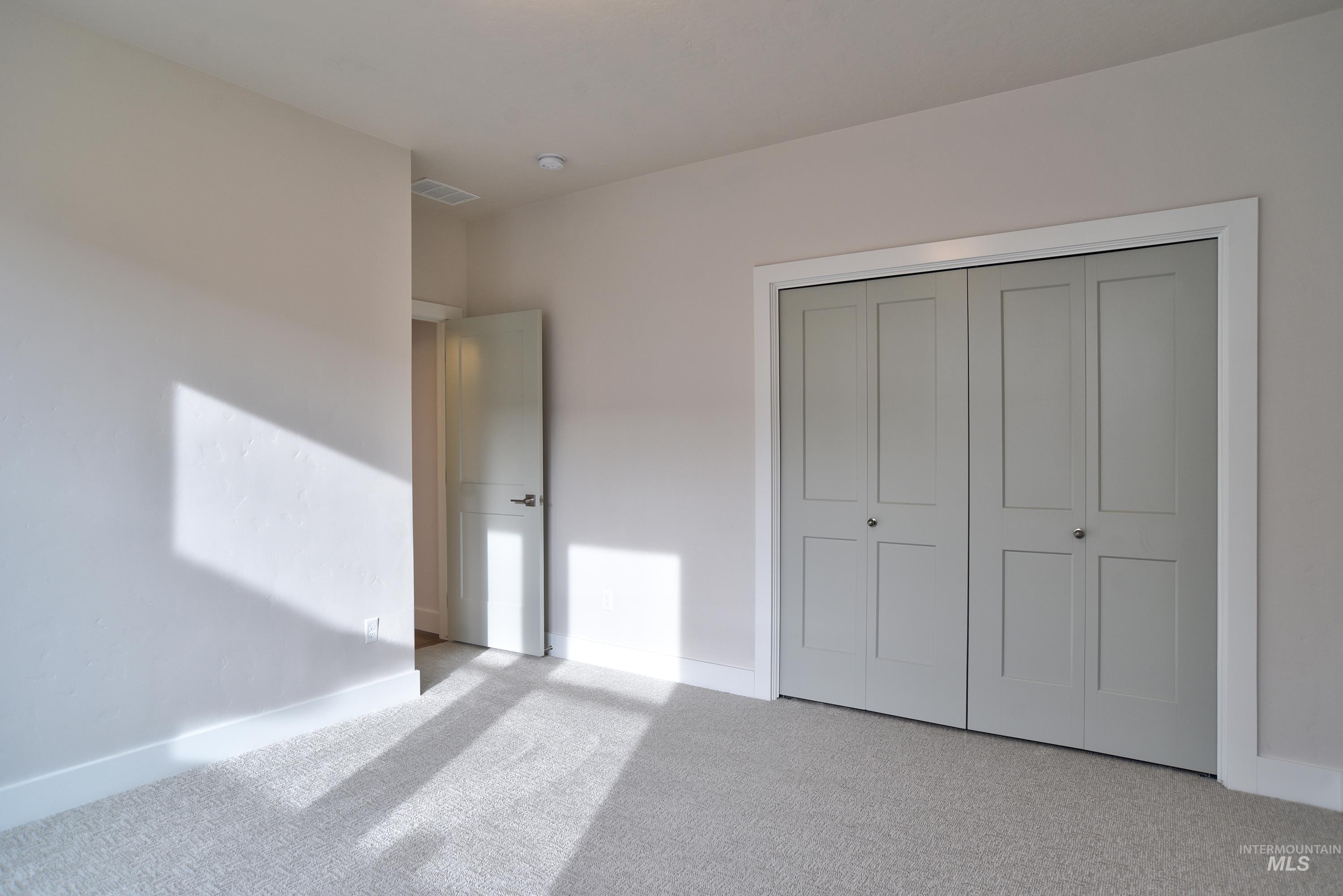 1350 N Parkshire Way Property Photo 7
