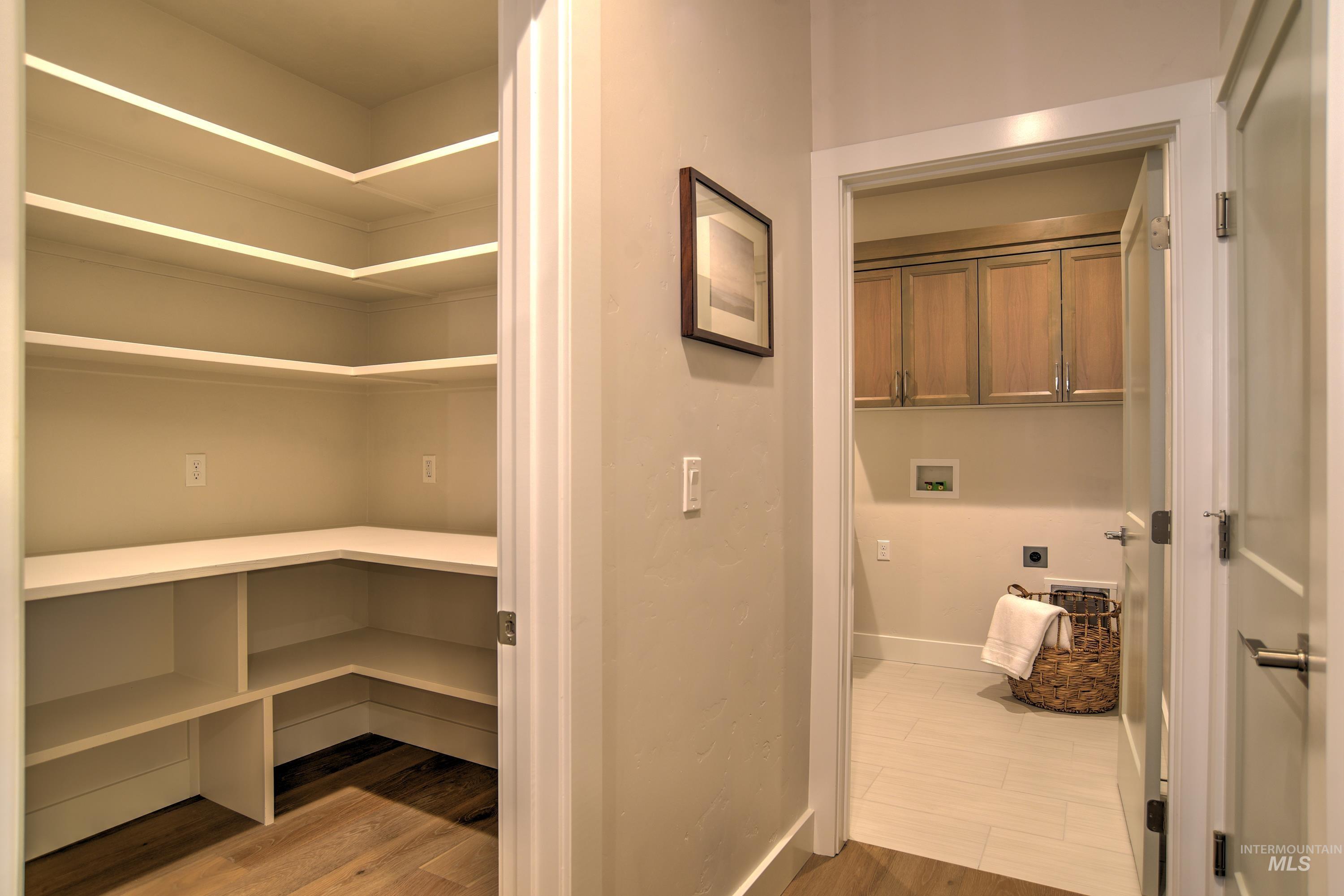 1350 N Parkshire Way Property Photo 23