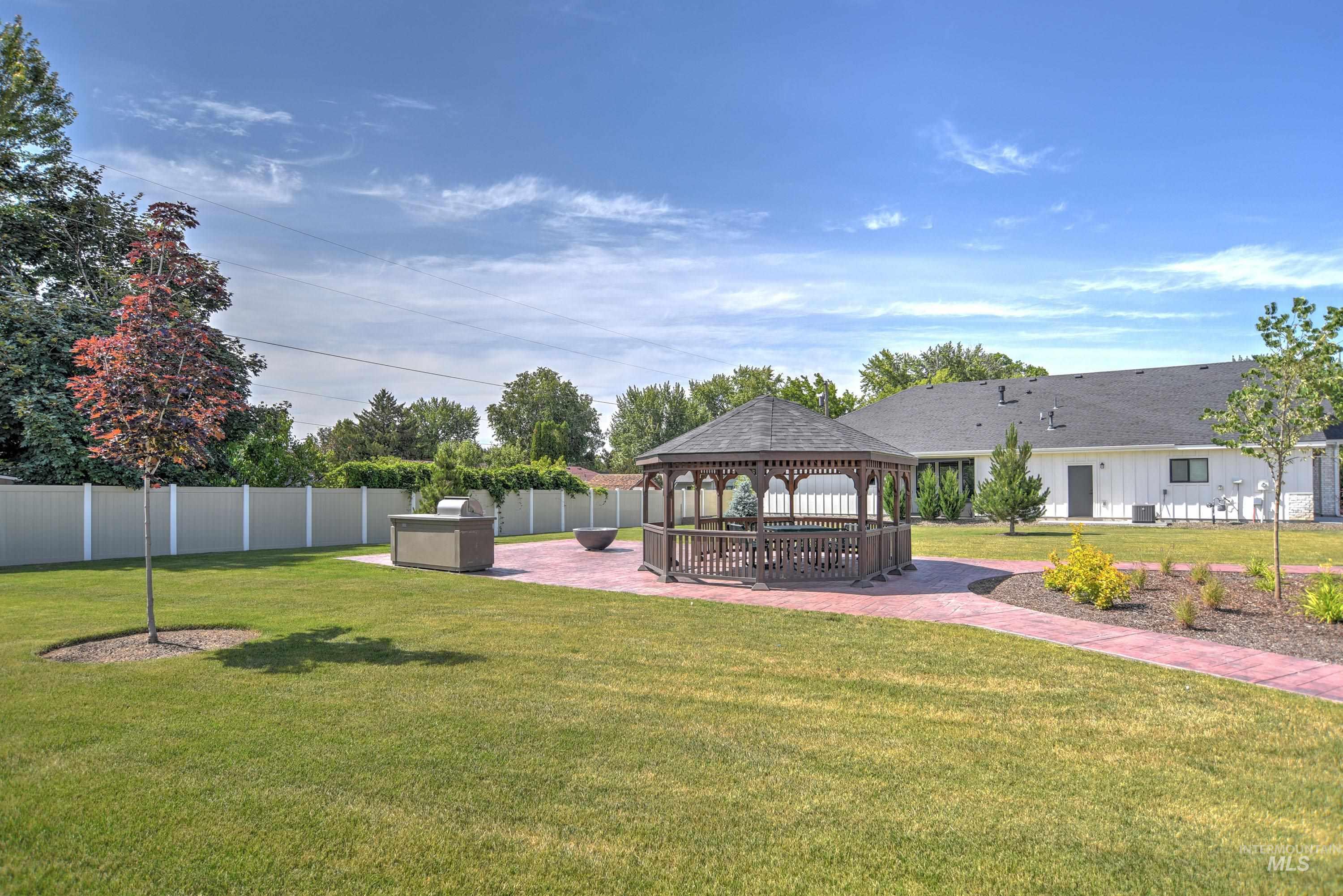 1350 N Parkshire Way Property Photo 40