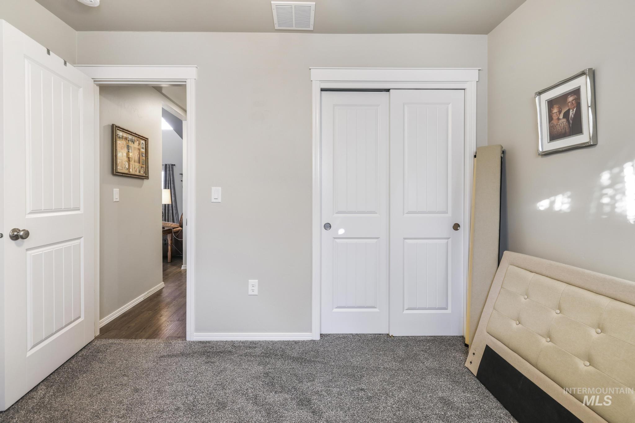 933 Applewood Property Photo 12