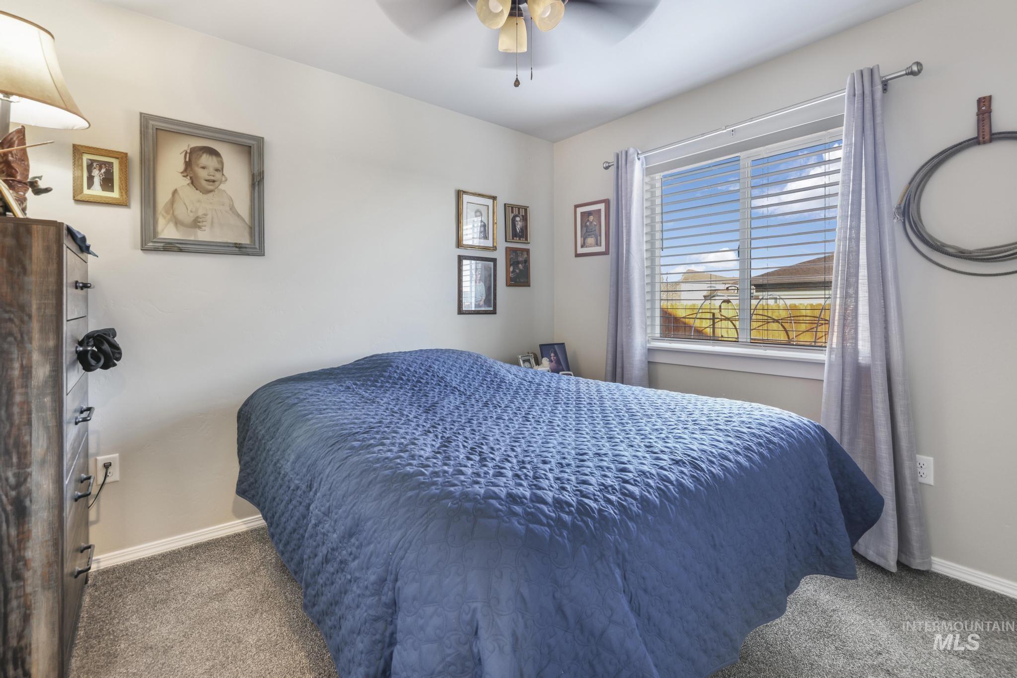 933 Applewood Property Photo 13