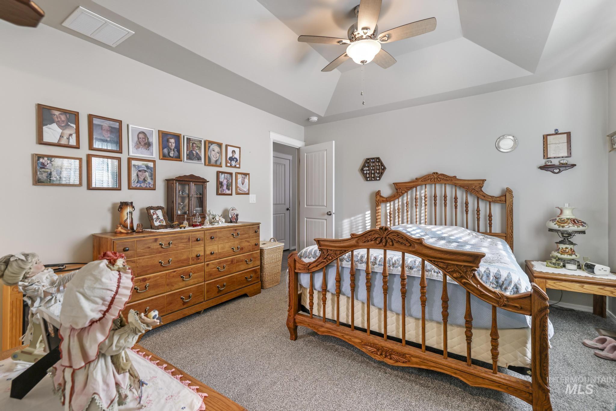 933 Applewood Property Photo 16