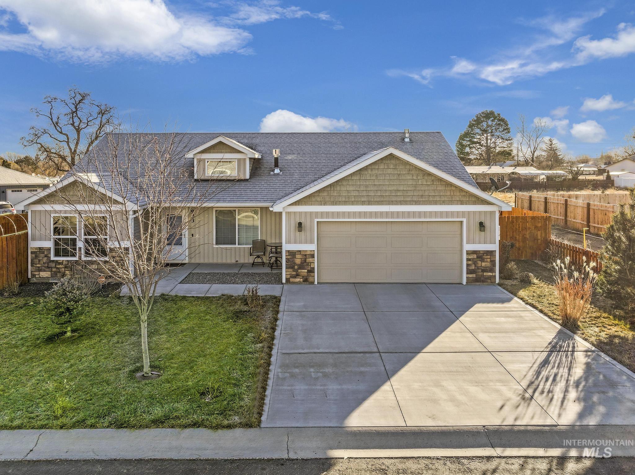 933 Applewood Property Photo 34