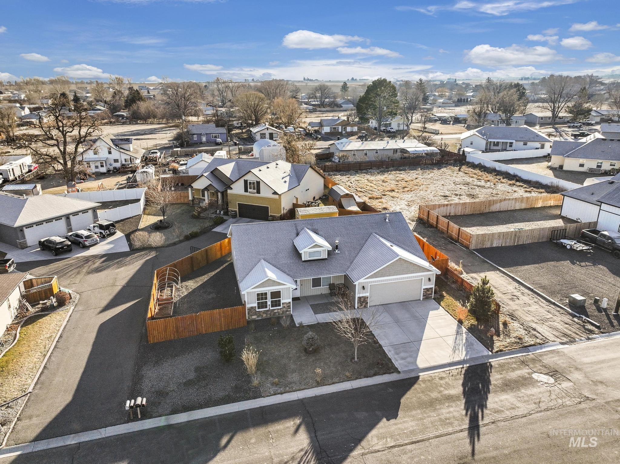 933 Applewood Property Photo 41