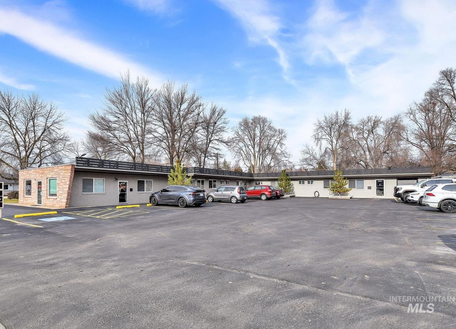 4210 W Emerald Property Photo 1