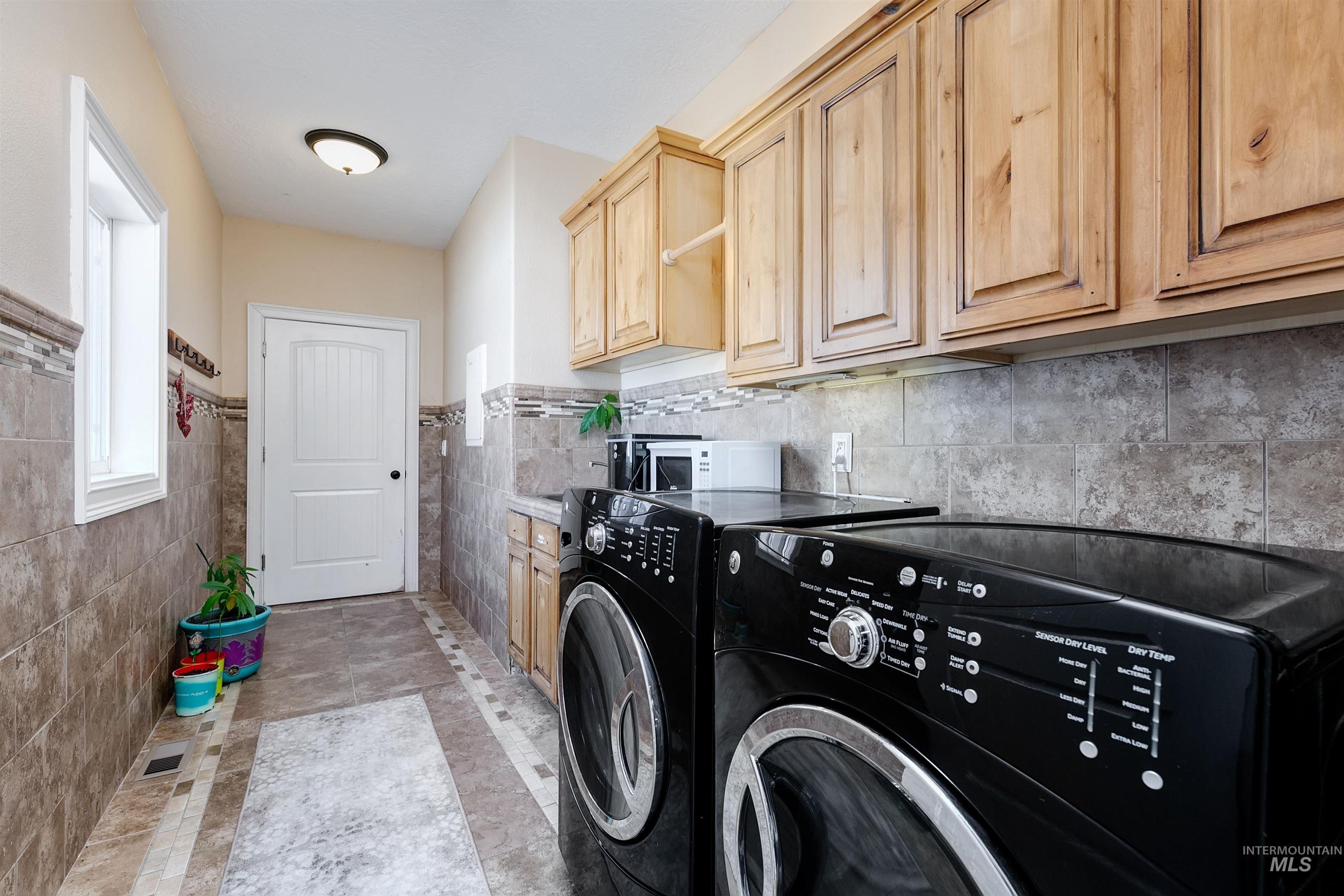 18165 Midland Property Photo 20
