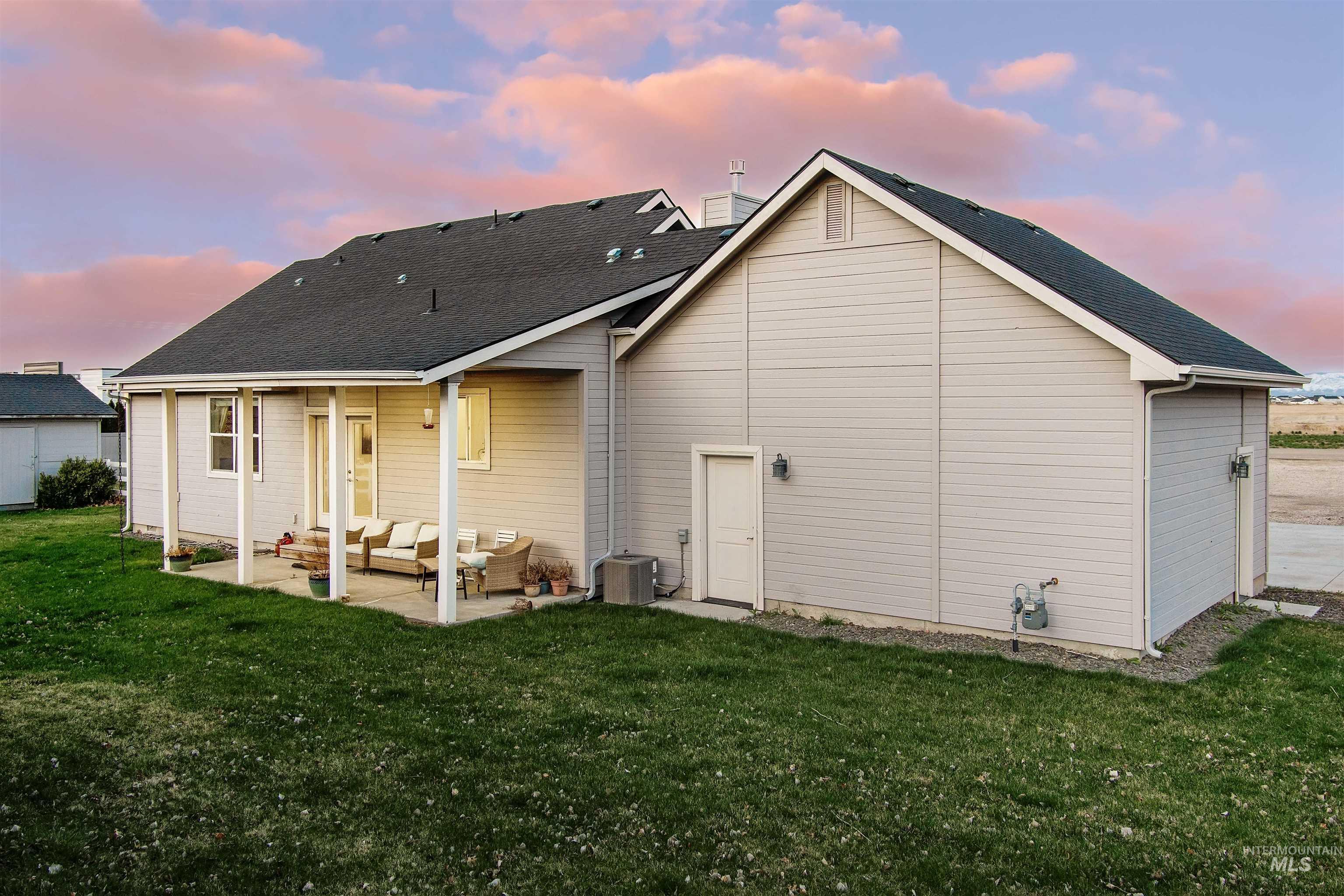 18165 Midland Property Photo 29