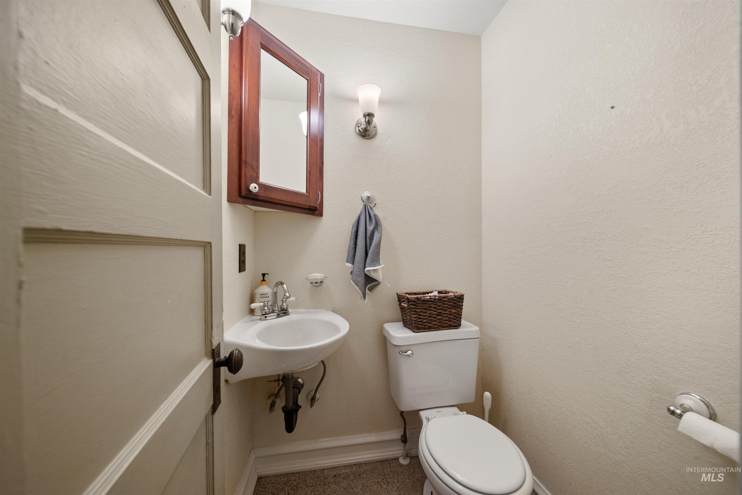 302 4th Ave Property Photo 36