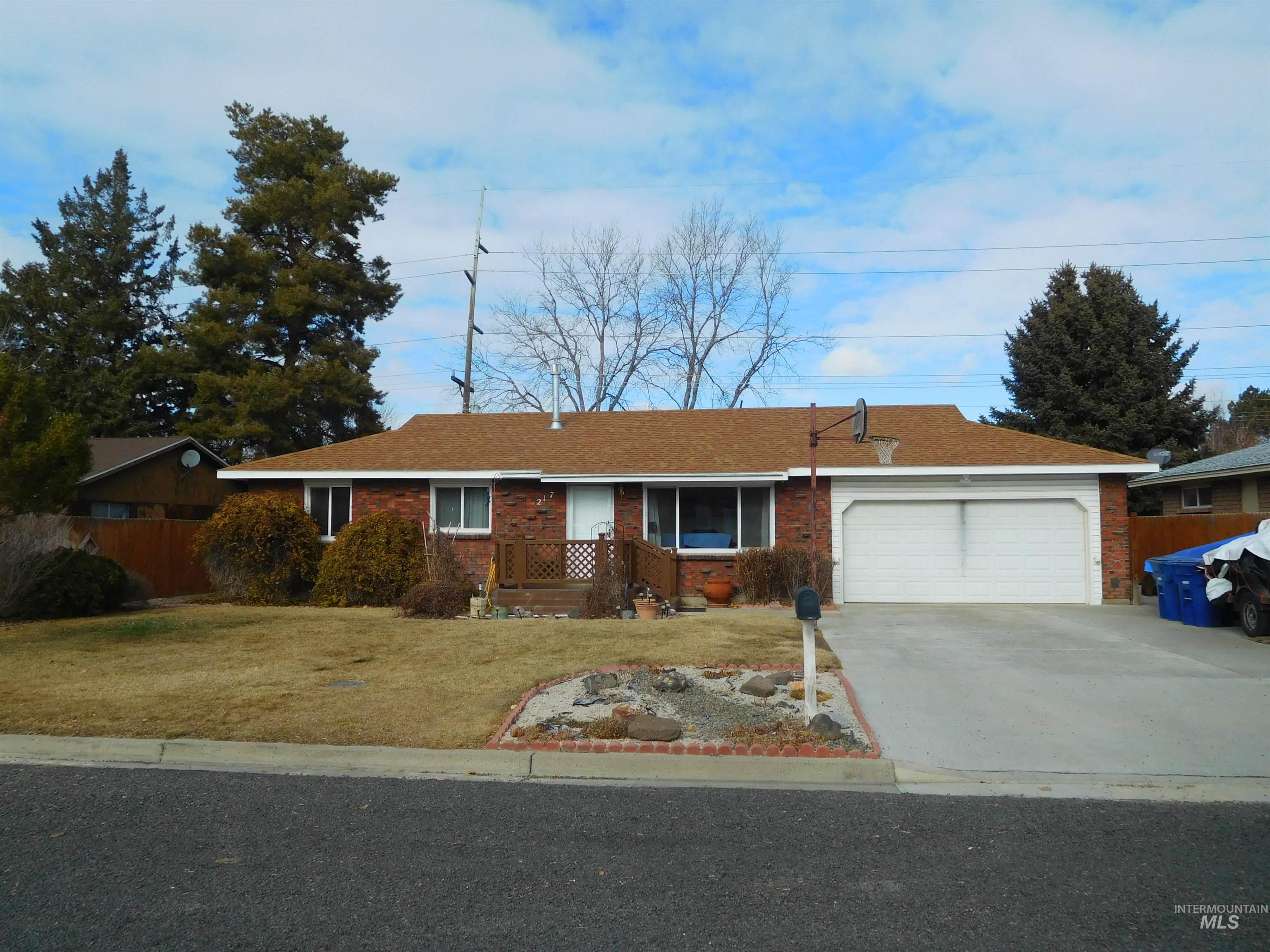 Lee Carney Real Estate Listings Main Image