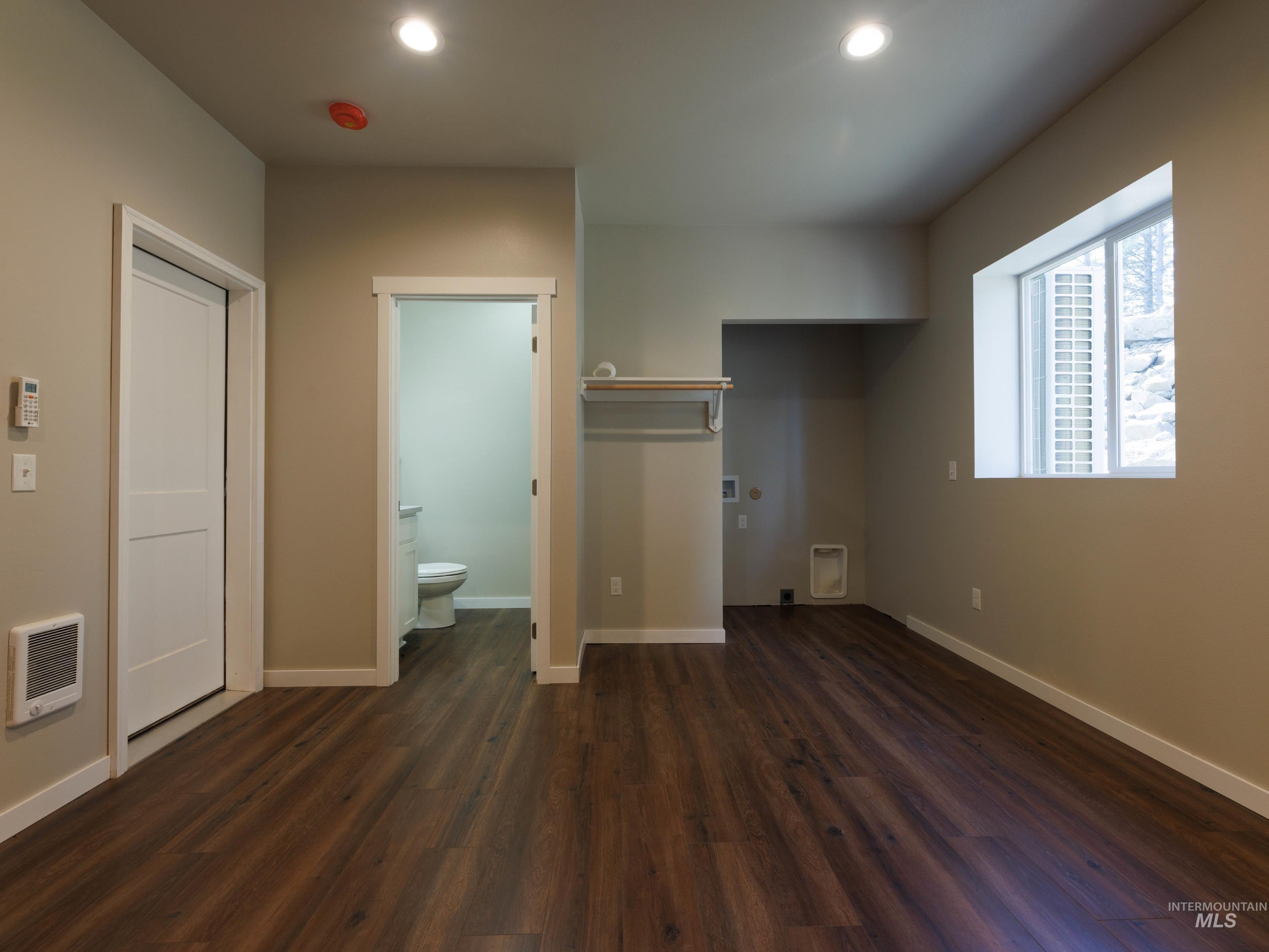 102 Highline Lane Property Photo 6