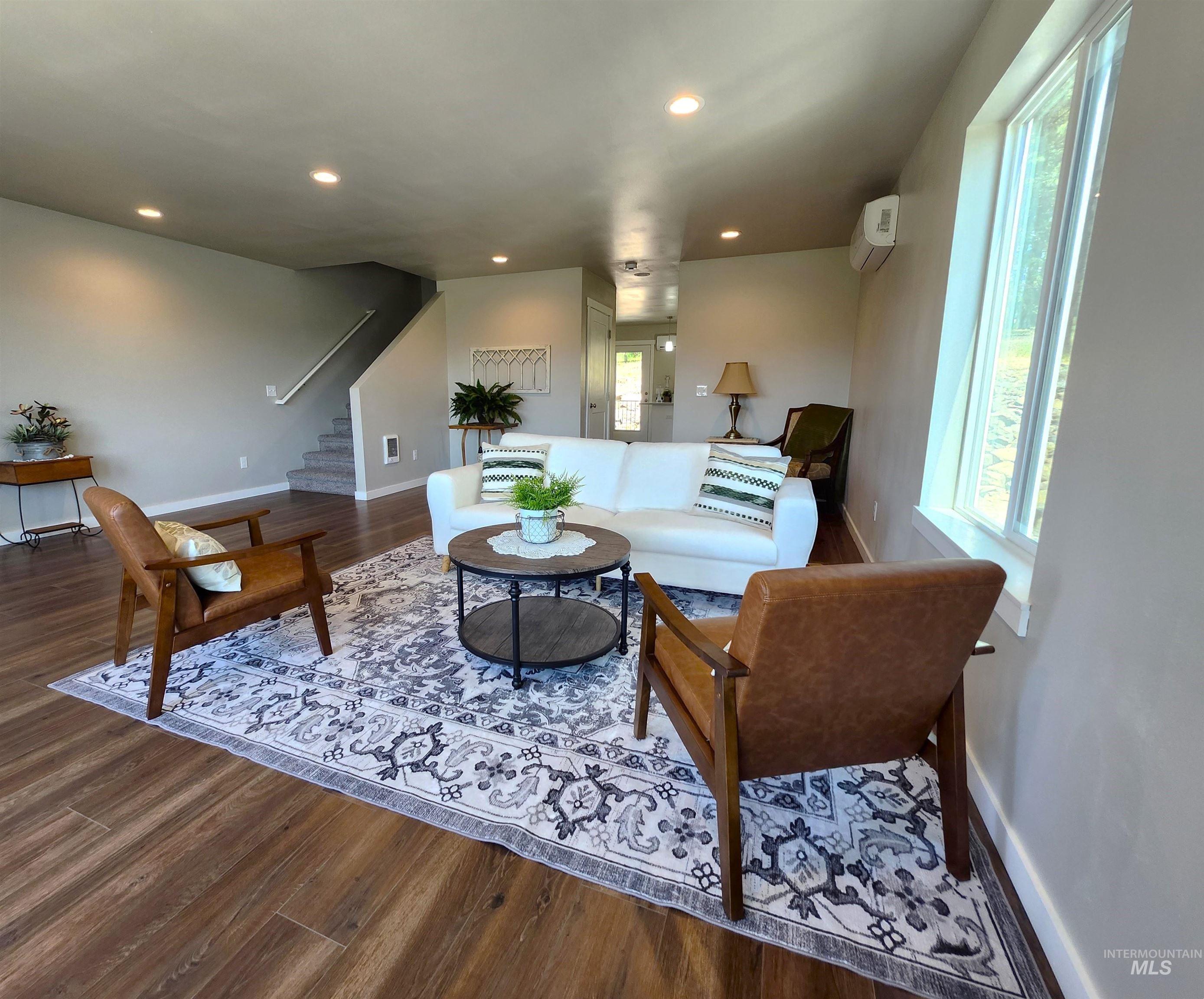 102 Highline Lane Property Photo 12