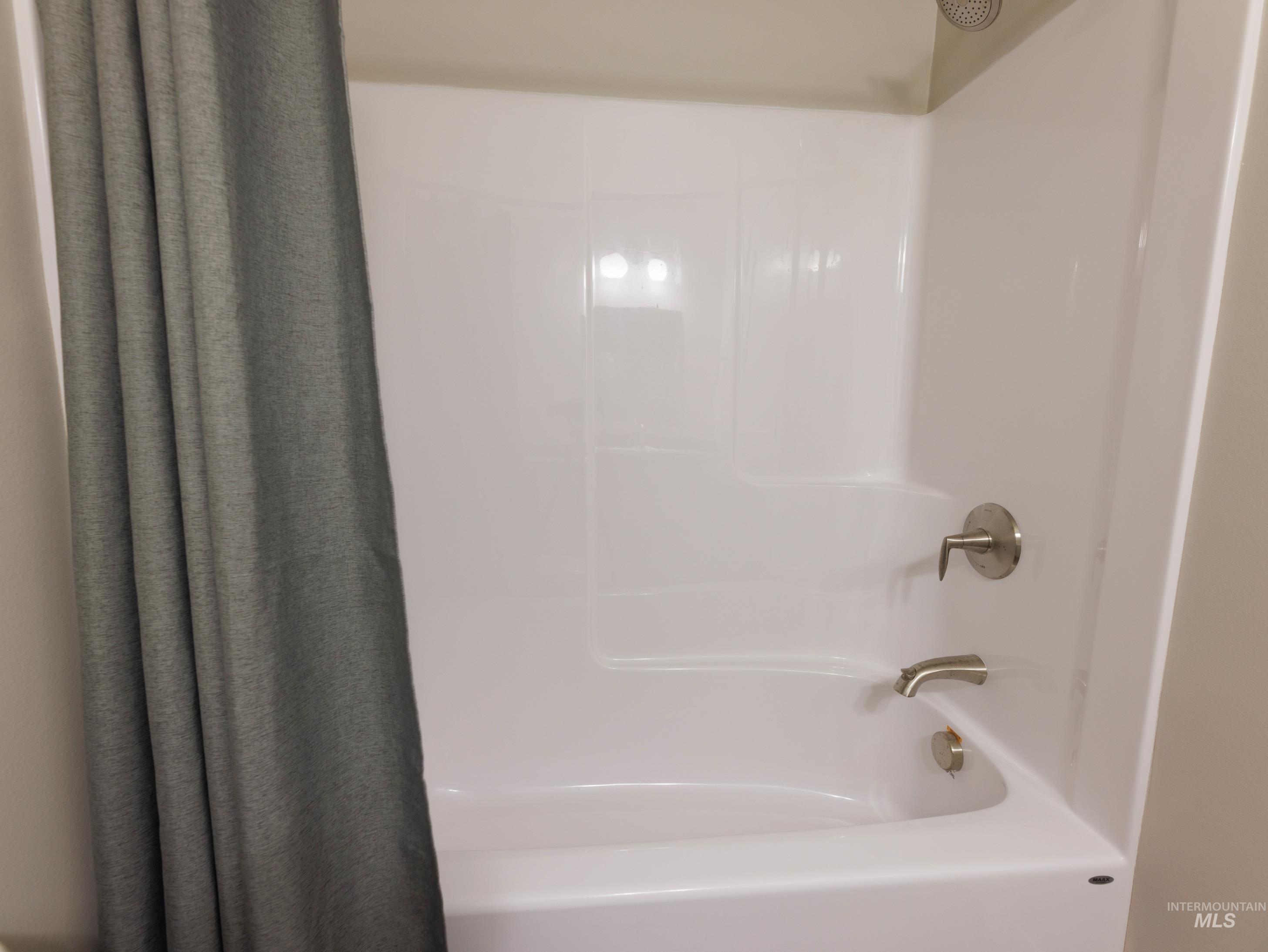102 Highline Lane Property Photo 35