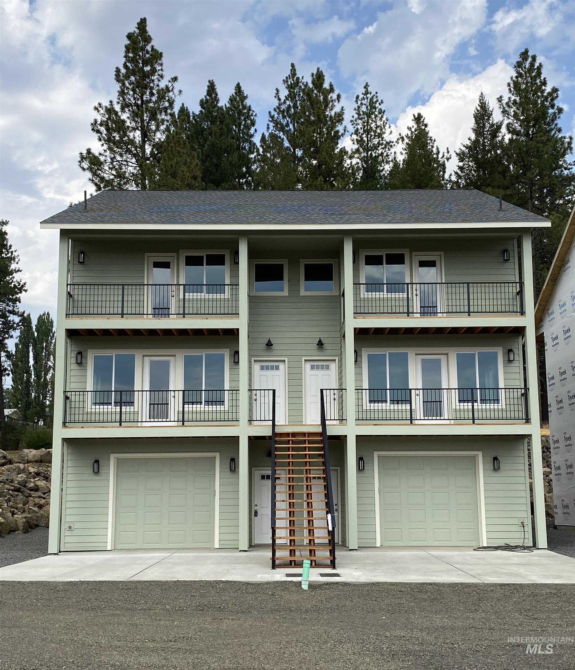 101 Highline Lane Property Photo