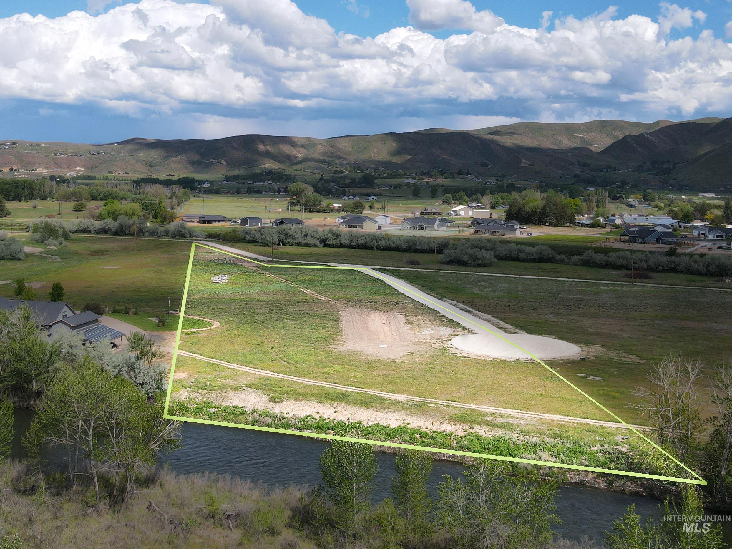 2475 River Ranch Property Photo 2