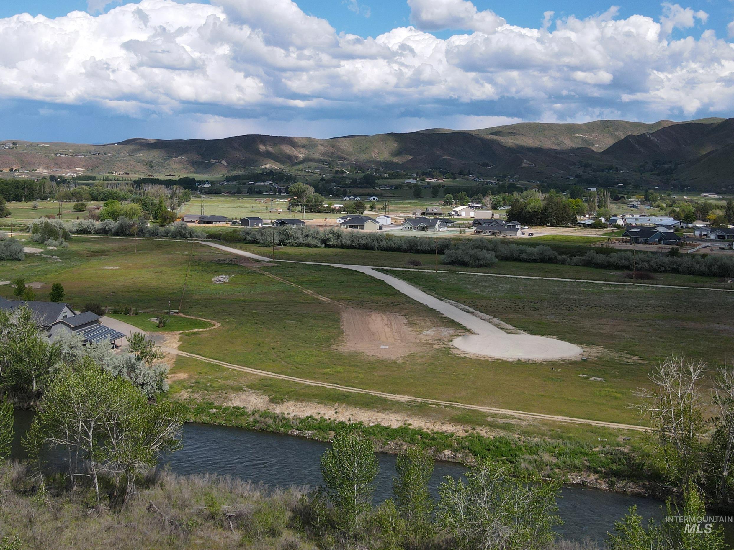 2475 River Ranch Property Photo 3
