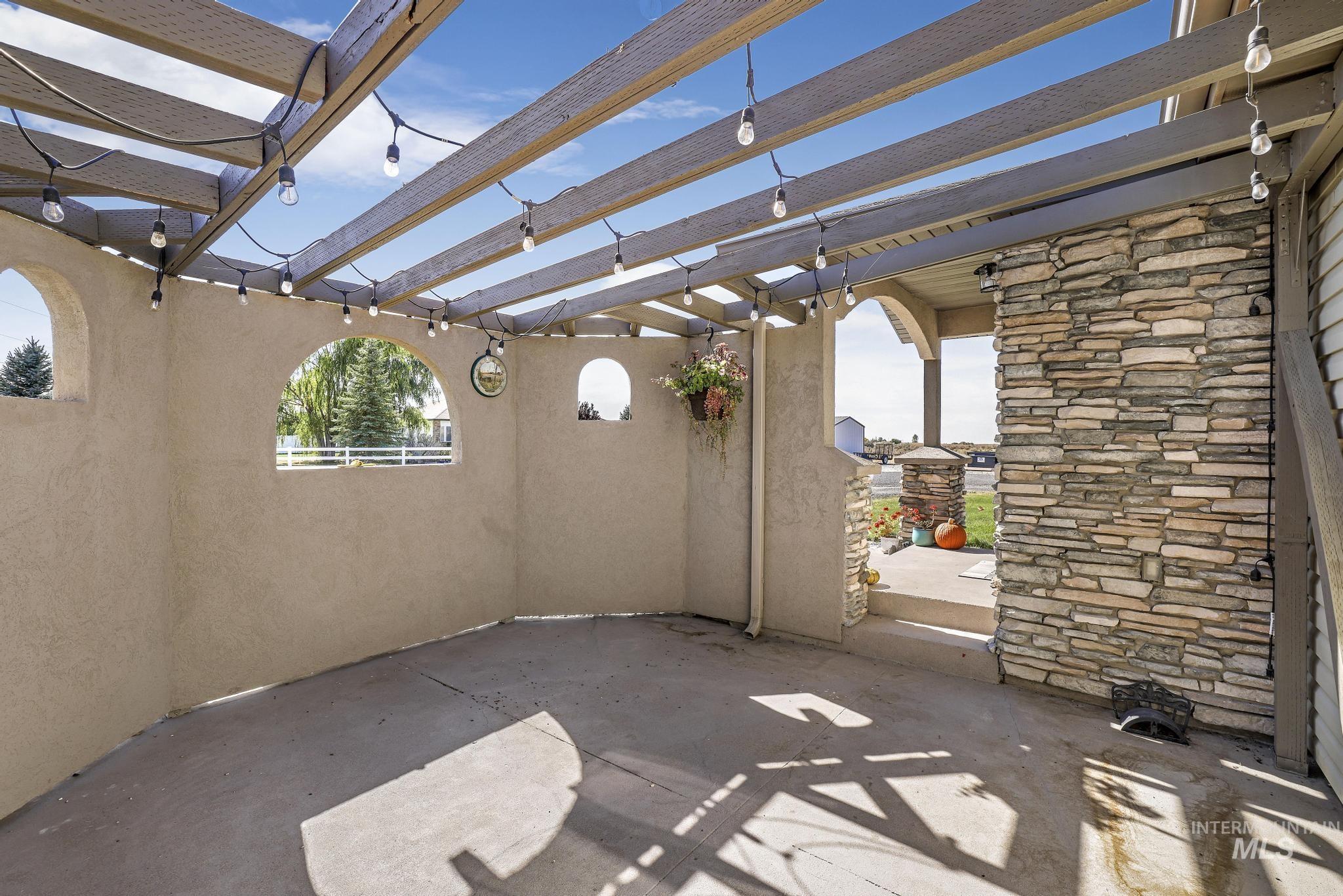 560 Riverview Dr. Property Photo 4