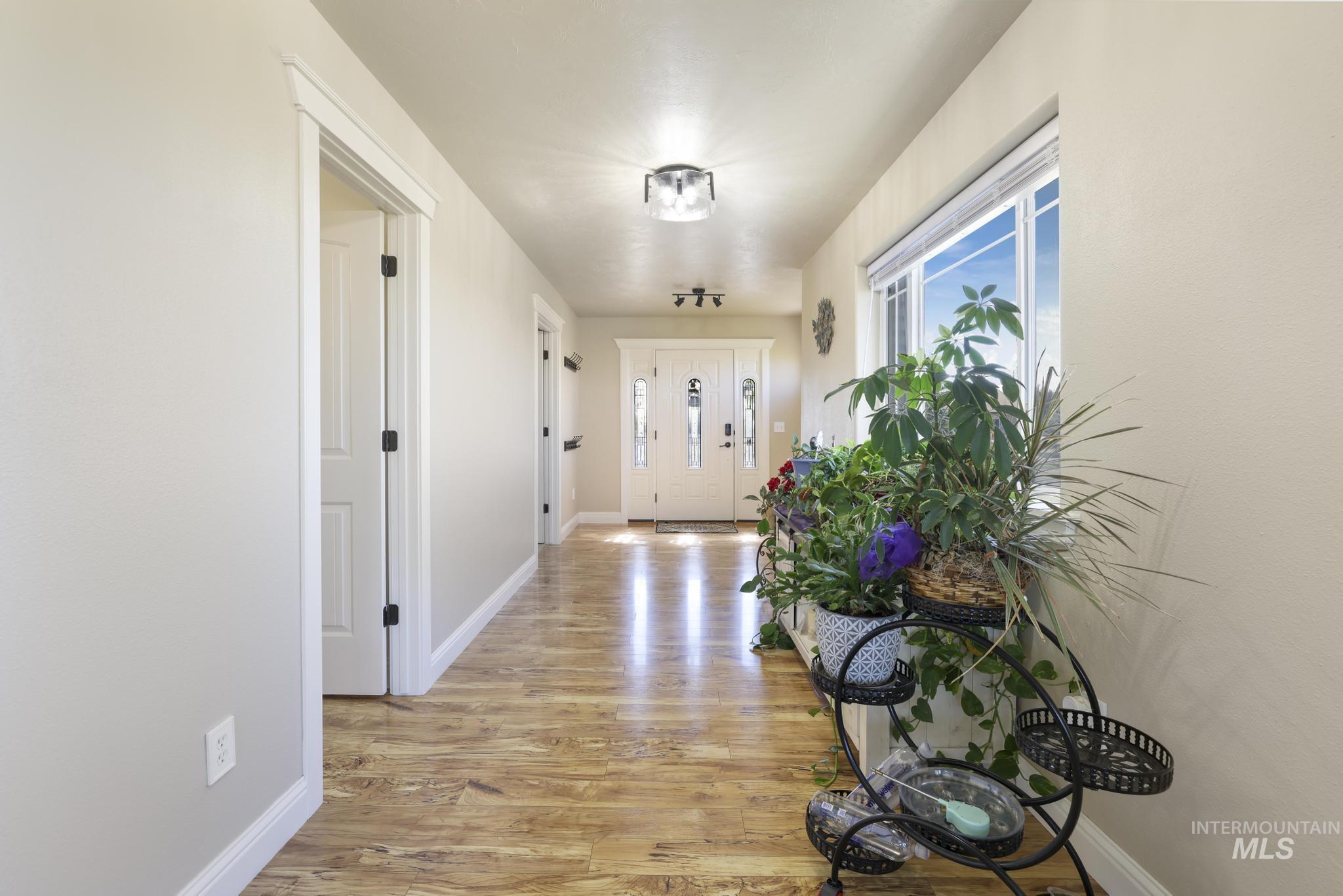 560 Riverview Dr. Property Photo 5