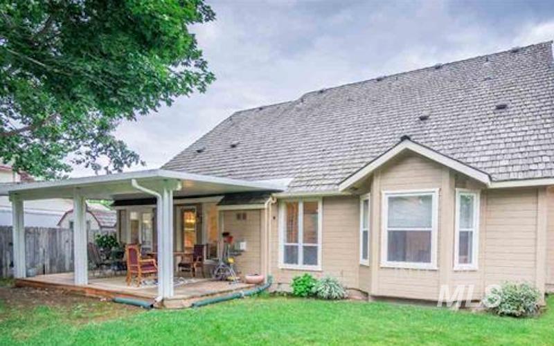 Arana Manor Real Estate Listings Main Image