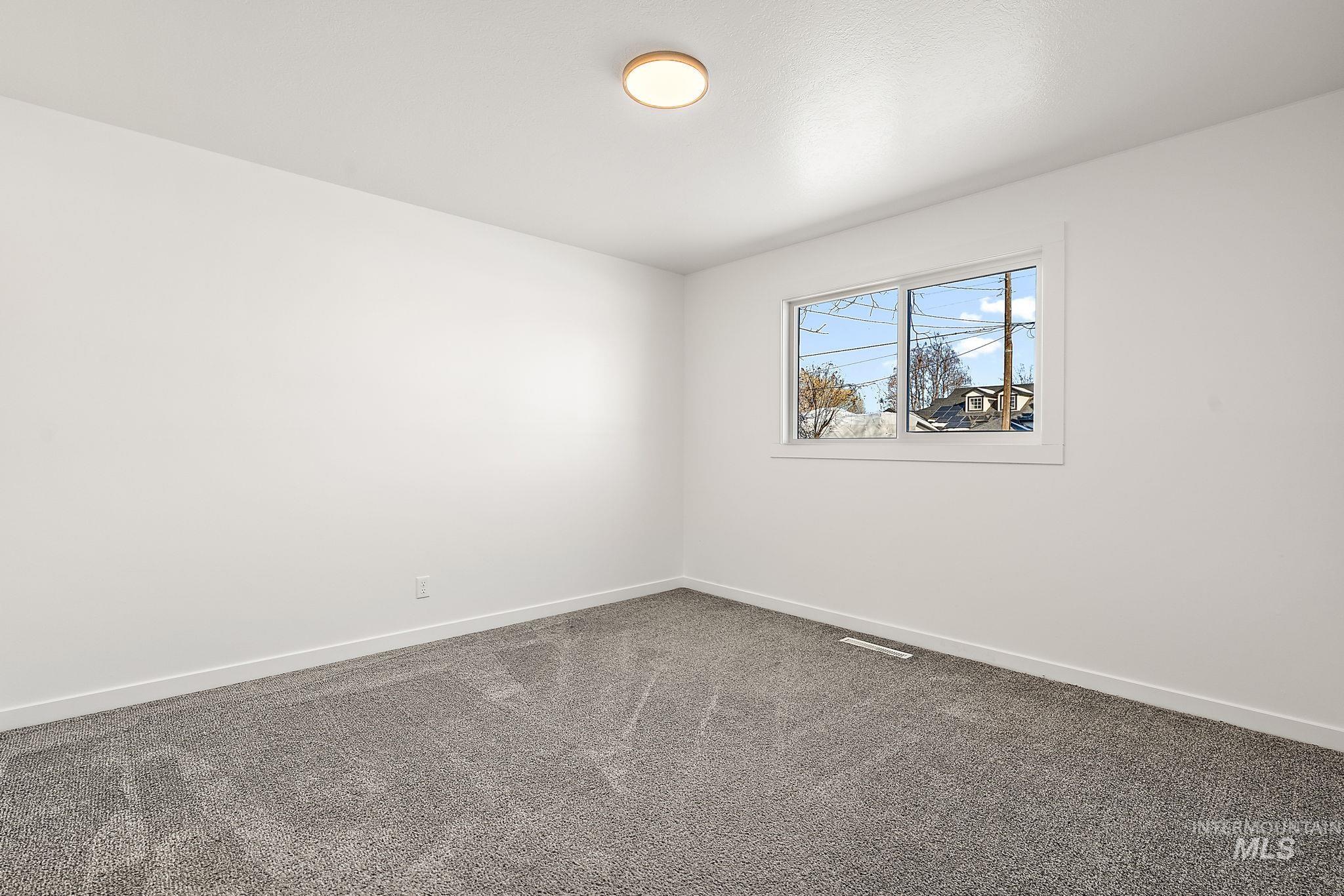 505 W Linden St Property Photo 24