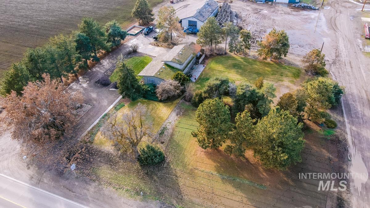 5387 Hwy 201 Property Photo 5