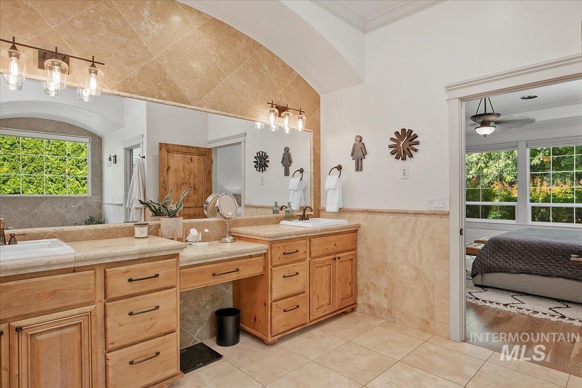1493 N Colline Bello Way Property Photo 26
