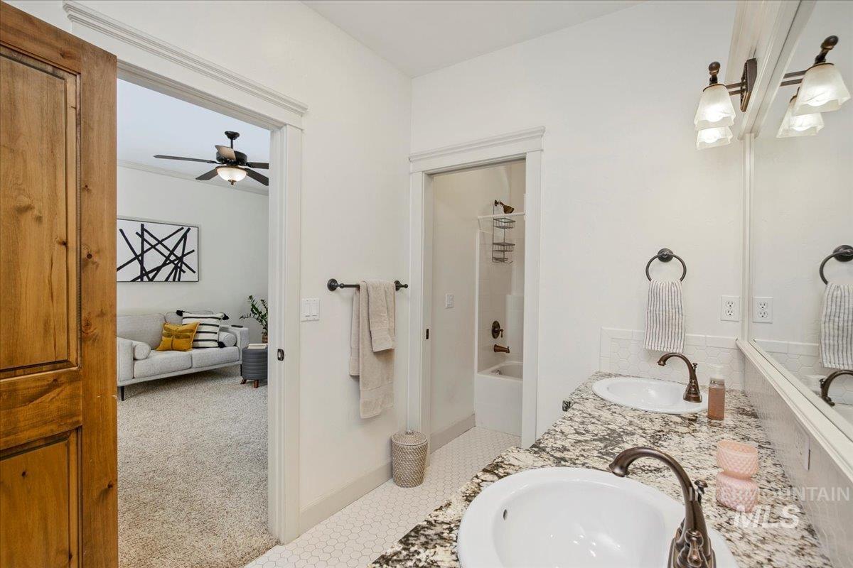 1493 N Colline Bello Way Property Photo 42