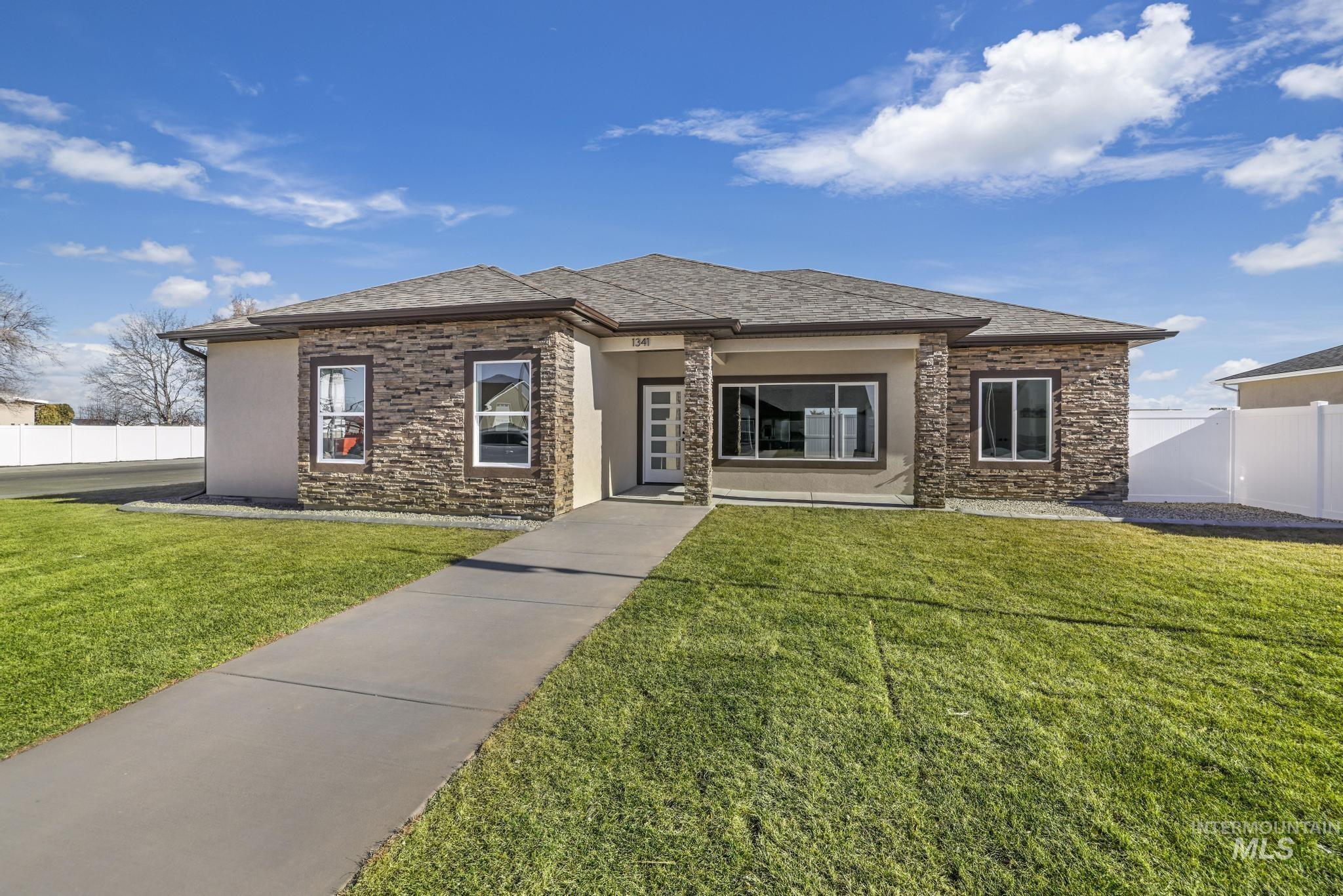 1348 Haizlee Way Property Photo 2