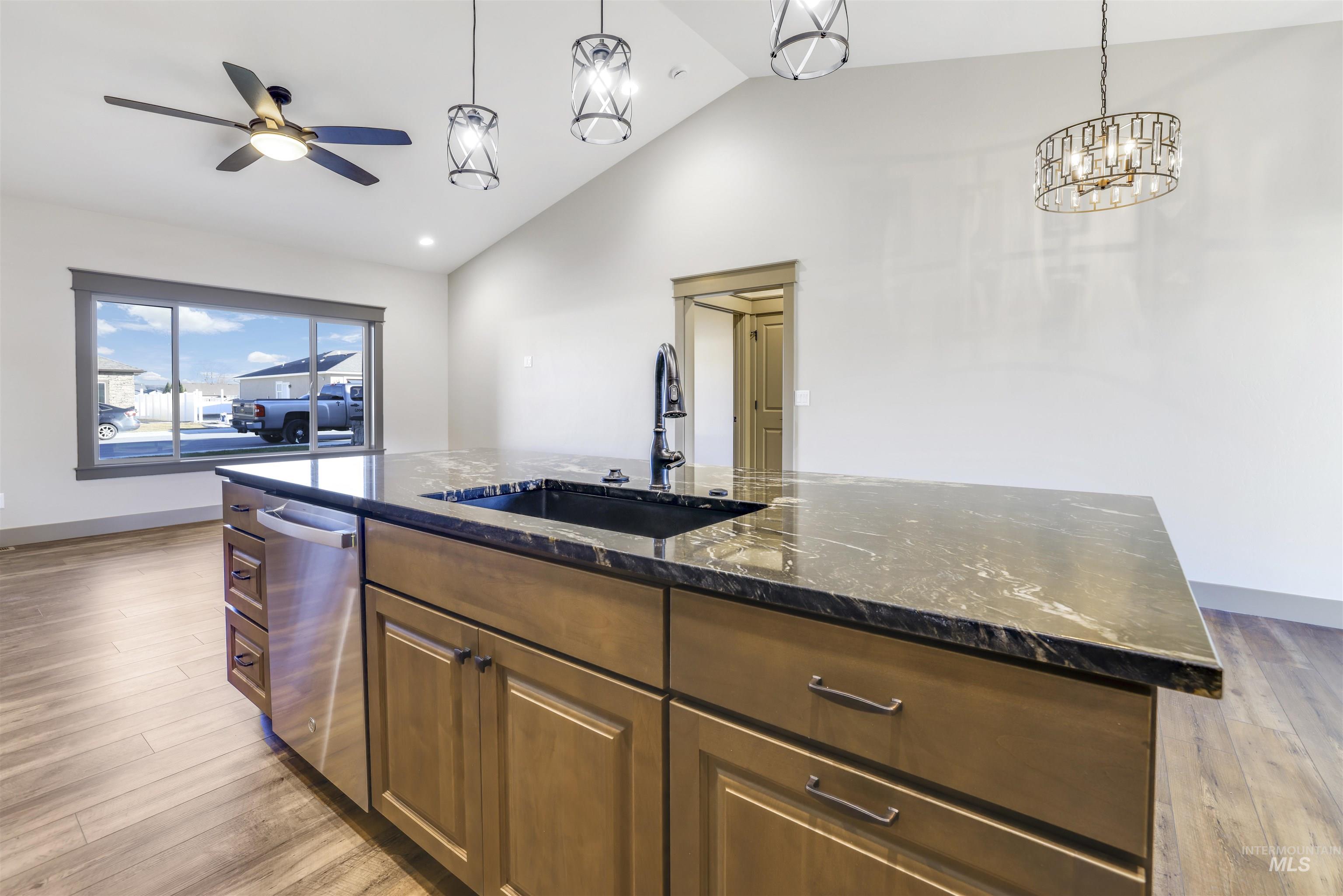 1348 Haizlee Way Property Photo 8