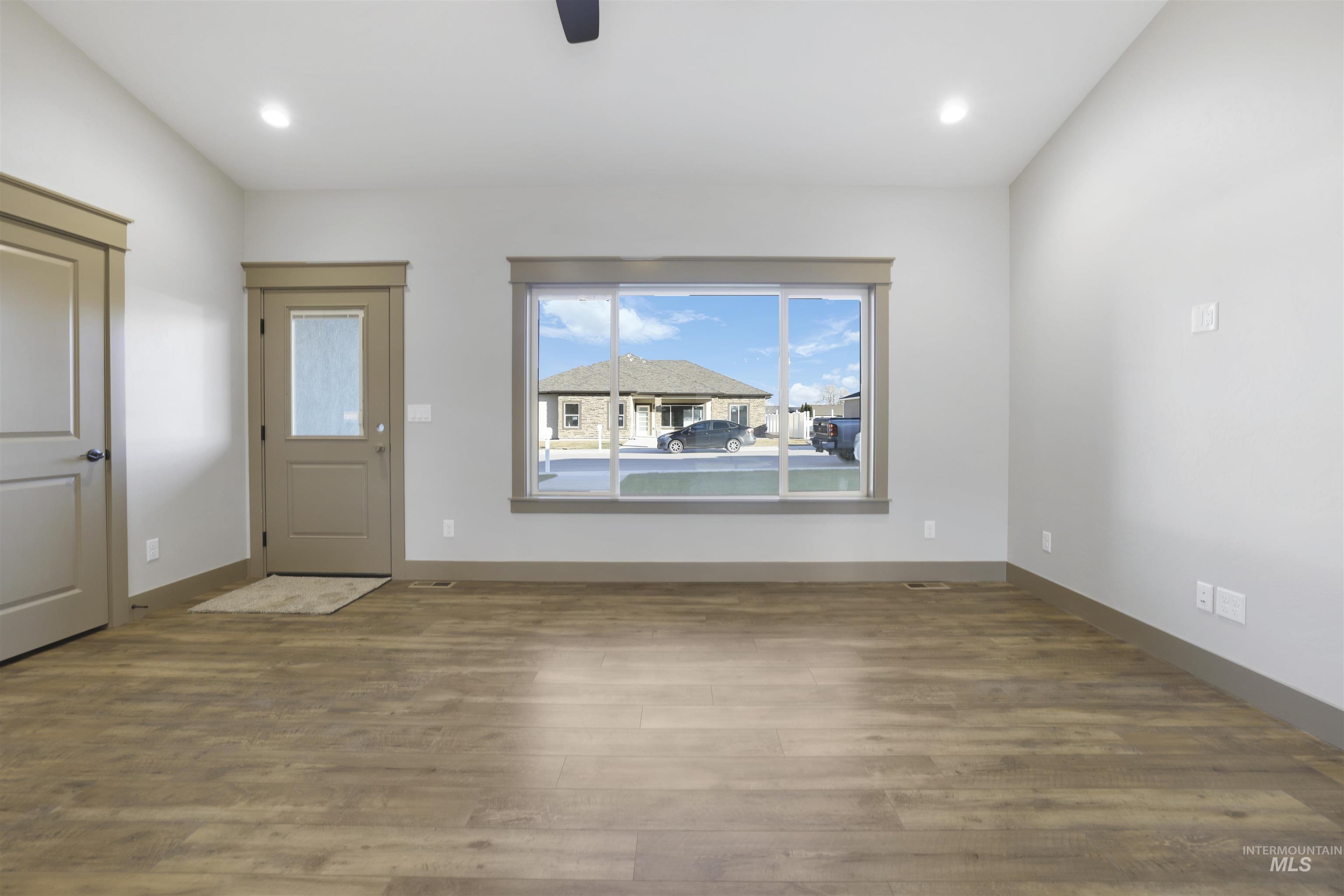 1348 Haizlee Way Property Photo 11
