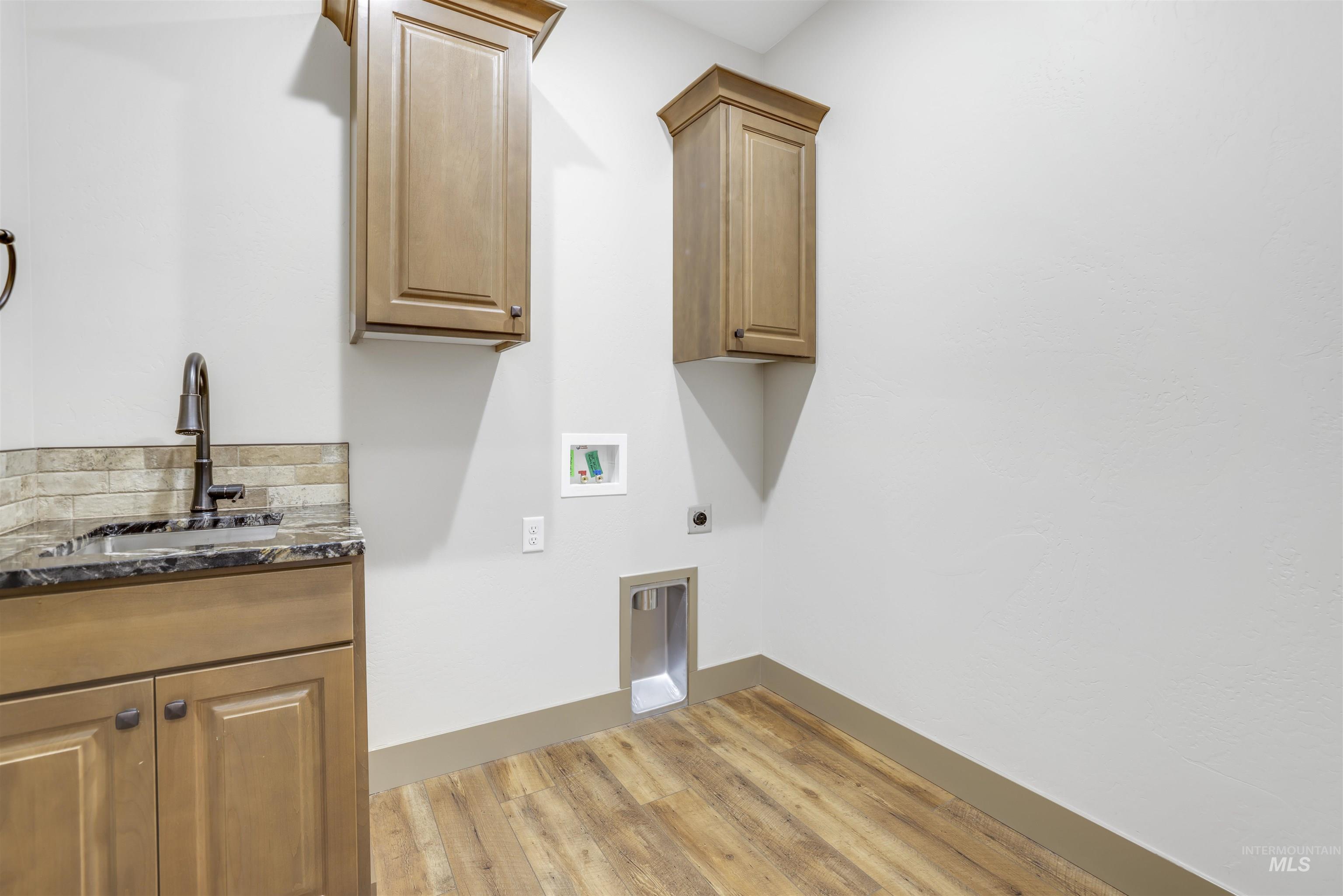 1348 Haizlee Way Property Photo 13