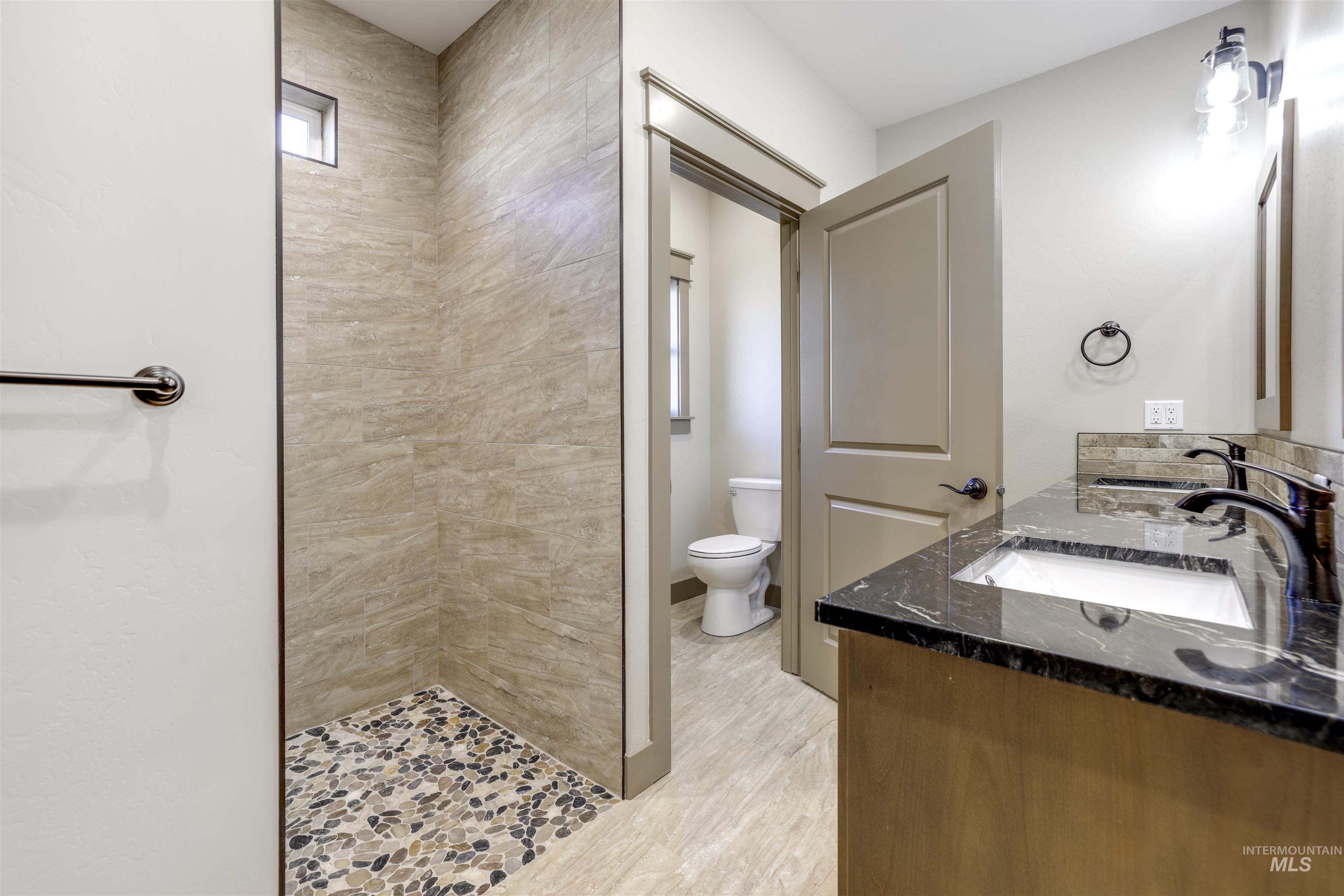 1348 Haizlee Way Property Photo 16