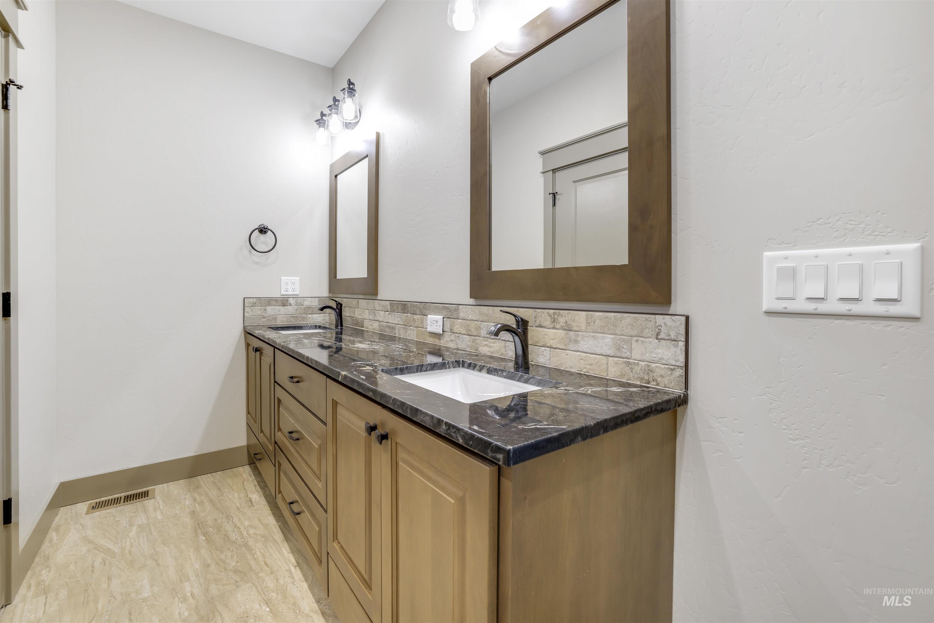 1348 Haizlee Way Property Photo 17