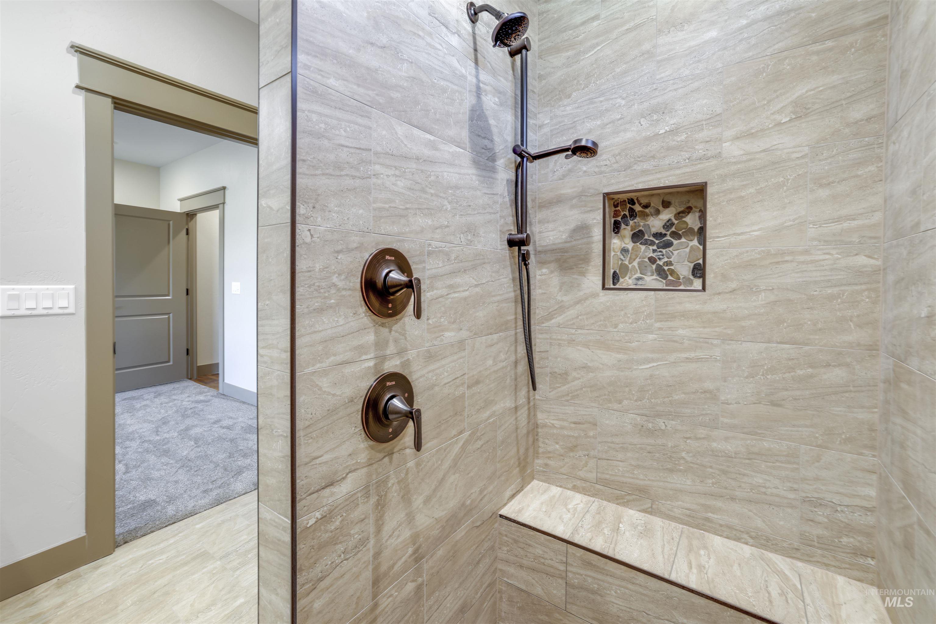 1348 Haizlee Way Property Photo 19