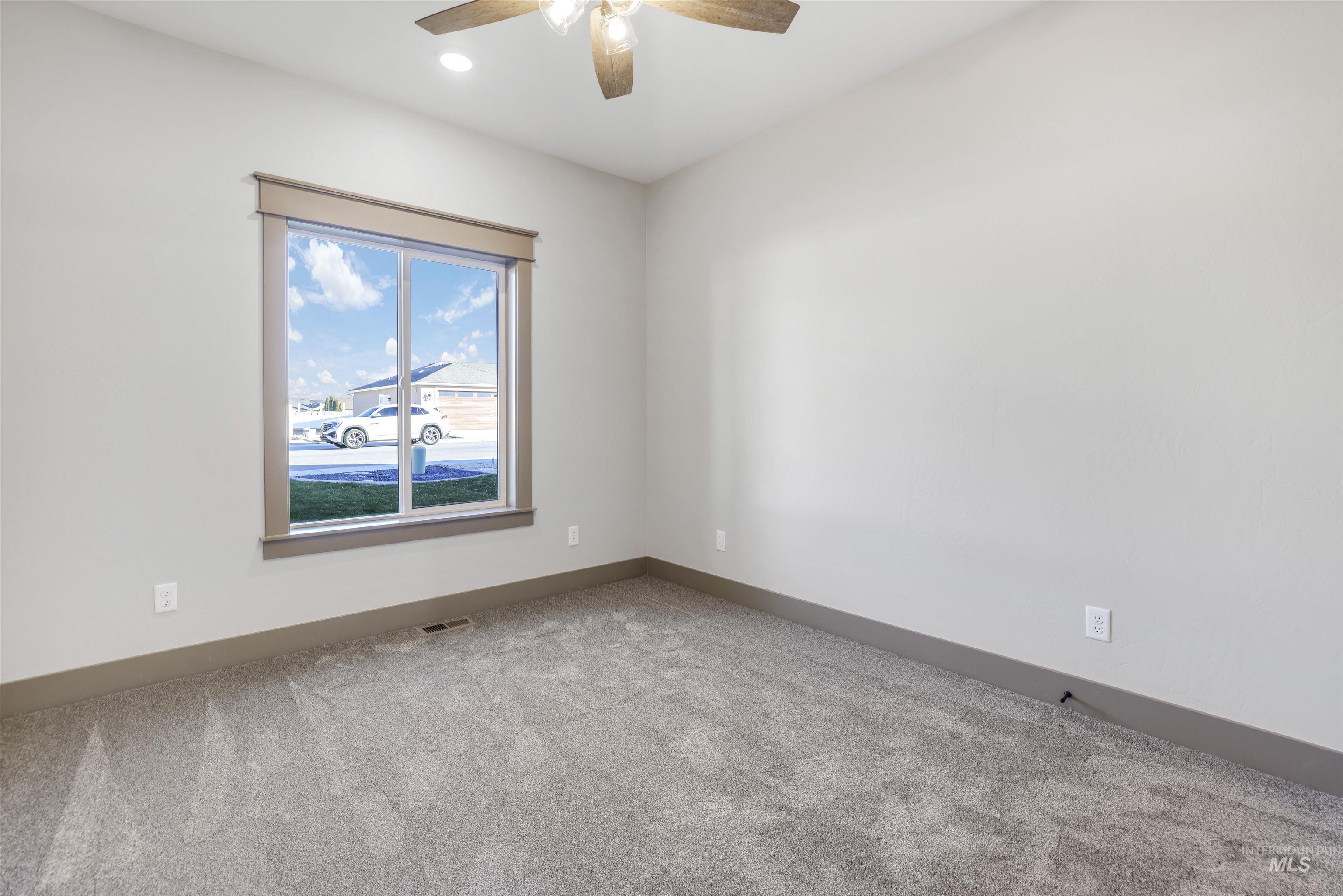 1348 Haizlee Way Property Photo 23