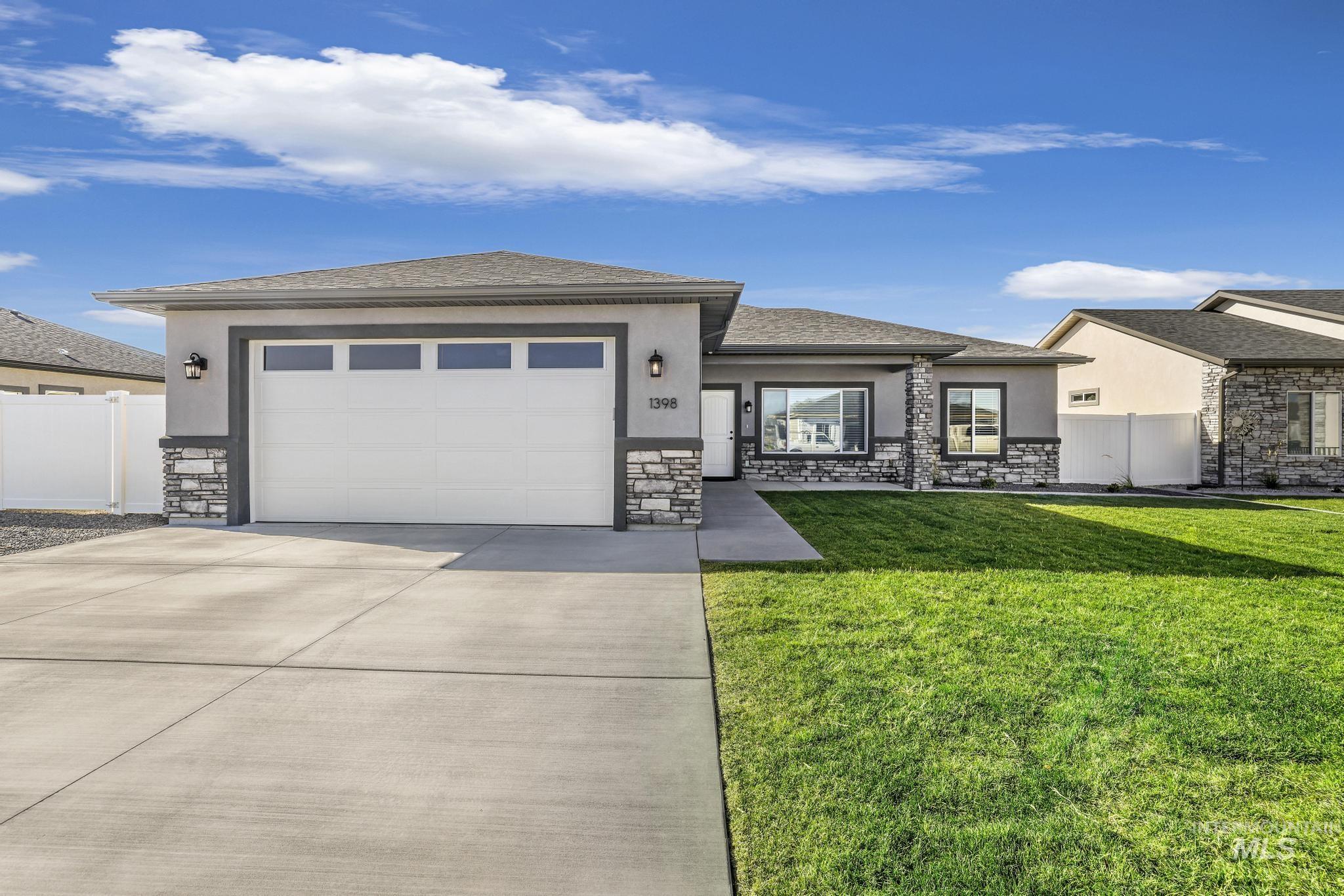 1376 Haizlee Way Property Photo