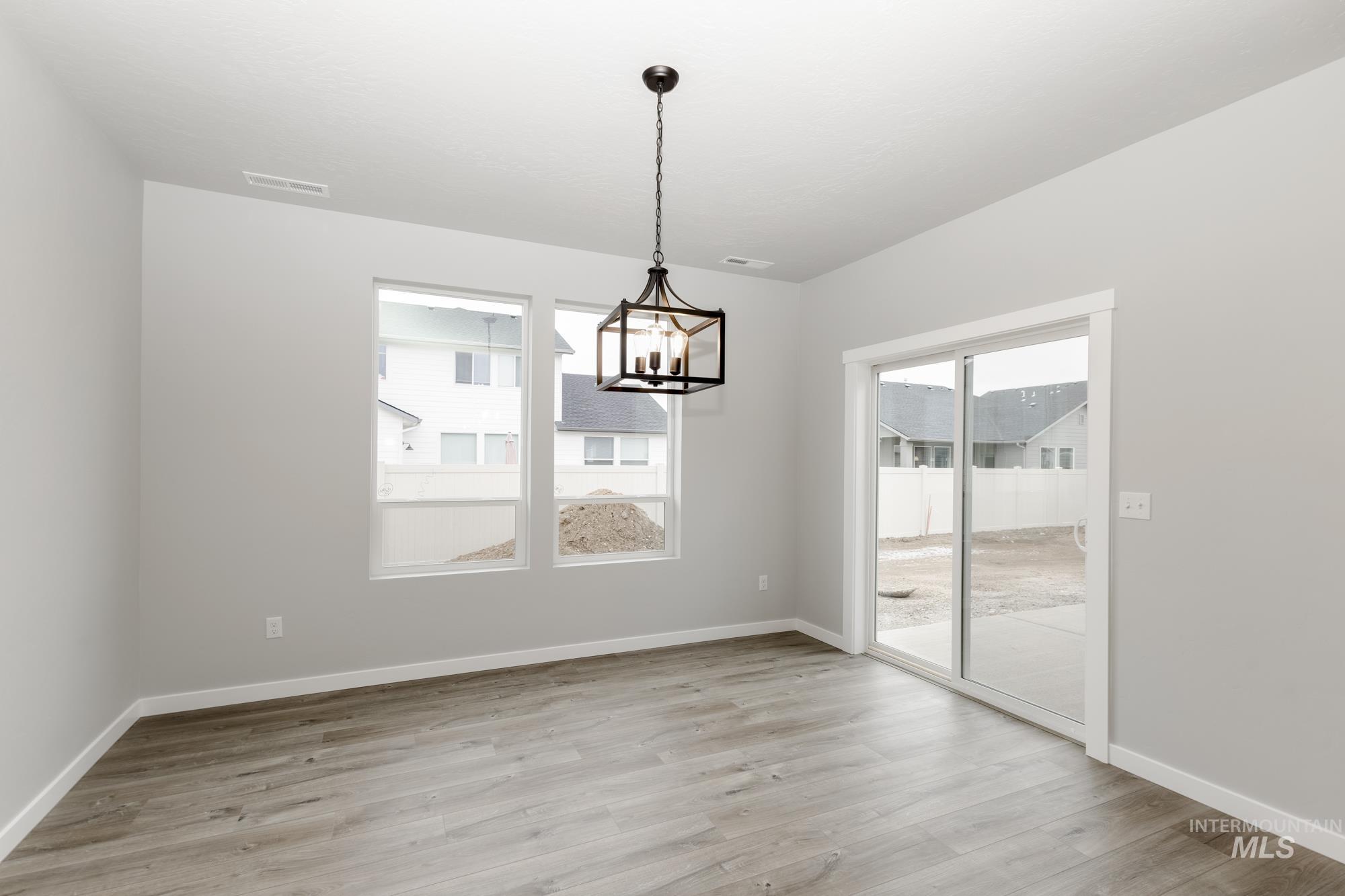 8115 E Bright Angel Dr Property Photo 5