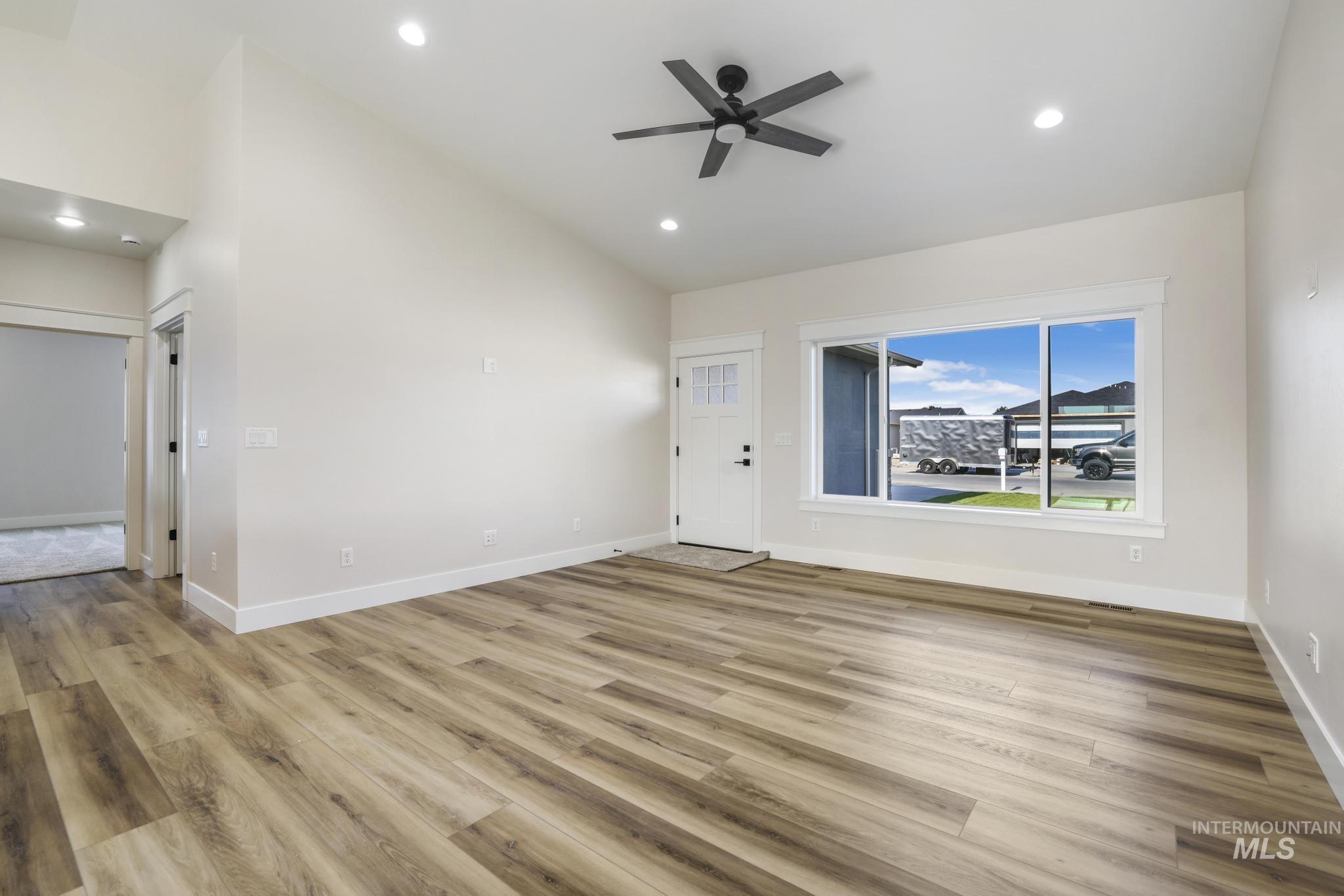 1385 Haizlee Way Property Photo 5
