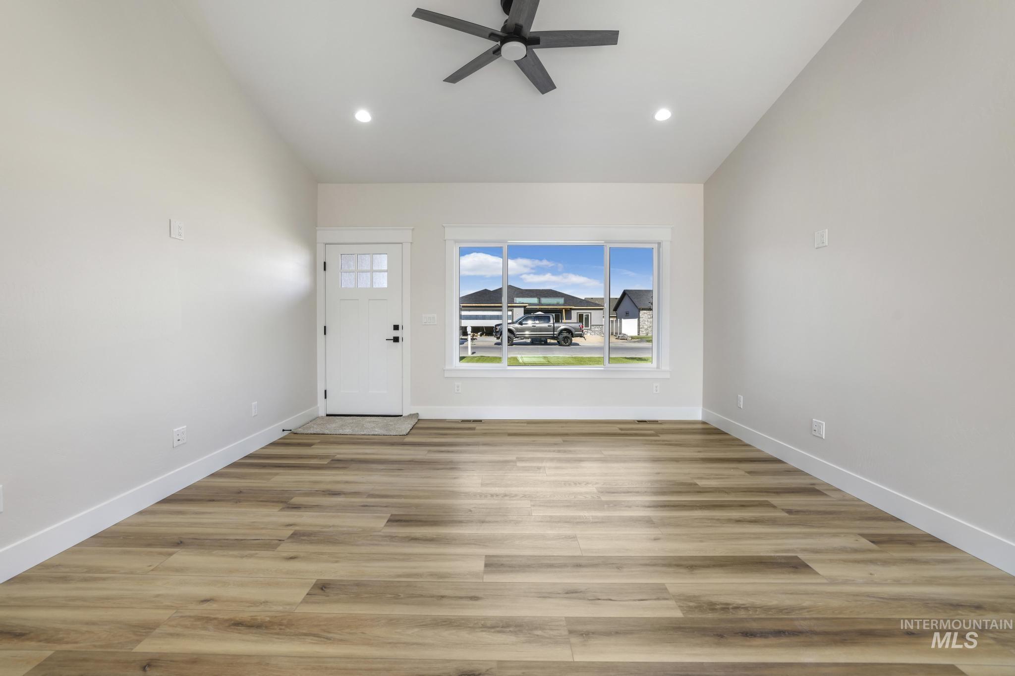 1385 Haizlee Way Property Photo 20
