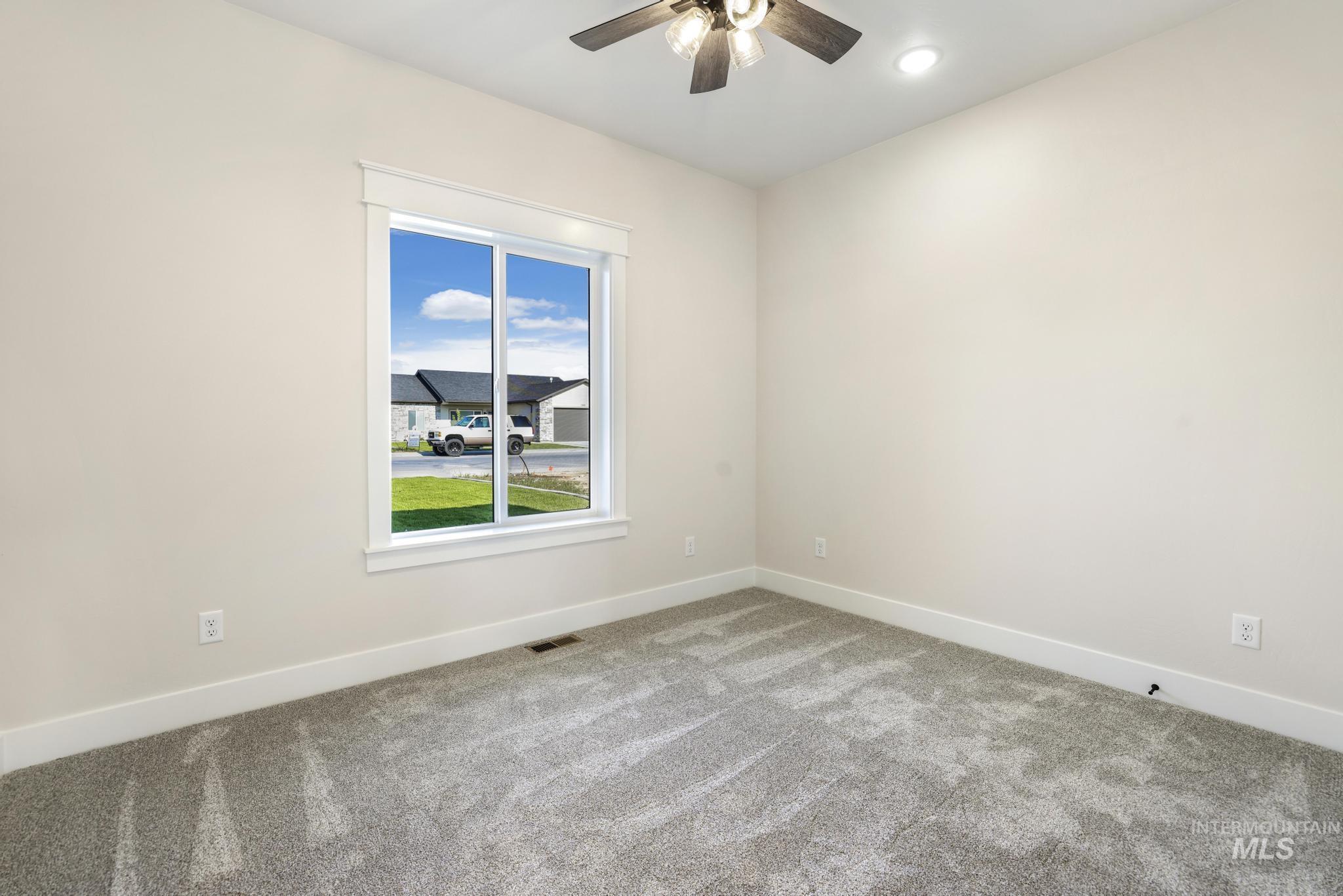 1385 Haizlee Way Property Photo 25