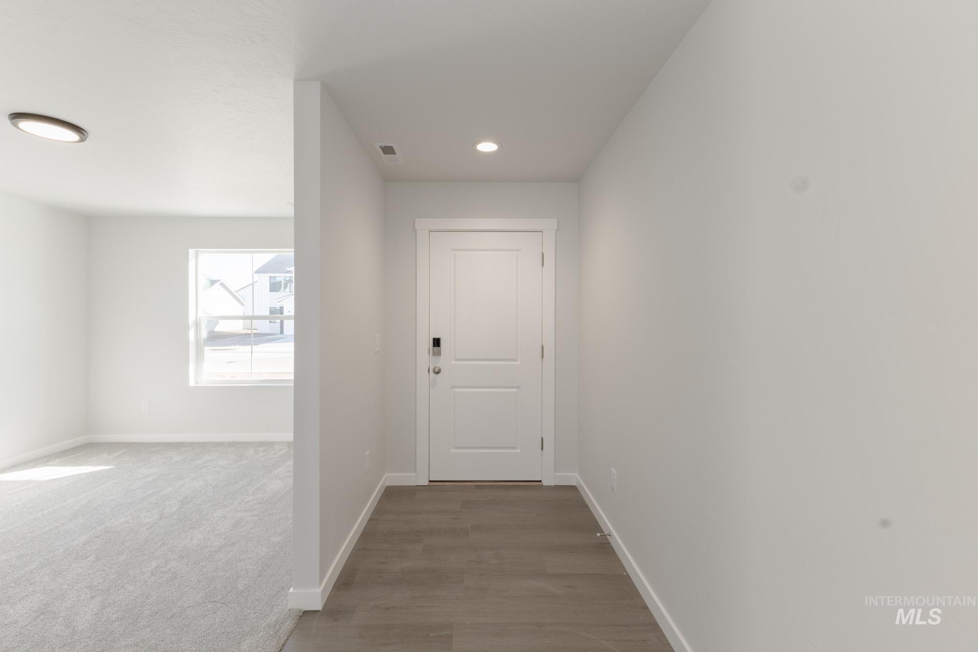 8162 E Bright Angel Dr Property Photo 2