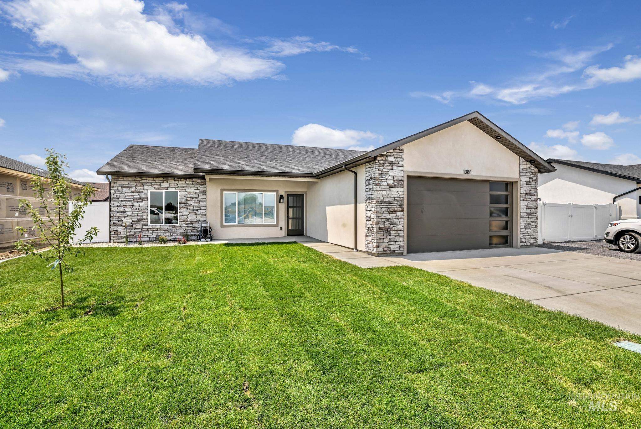 1390 Haizlee Way Property Photo
