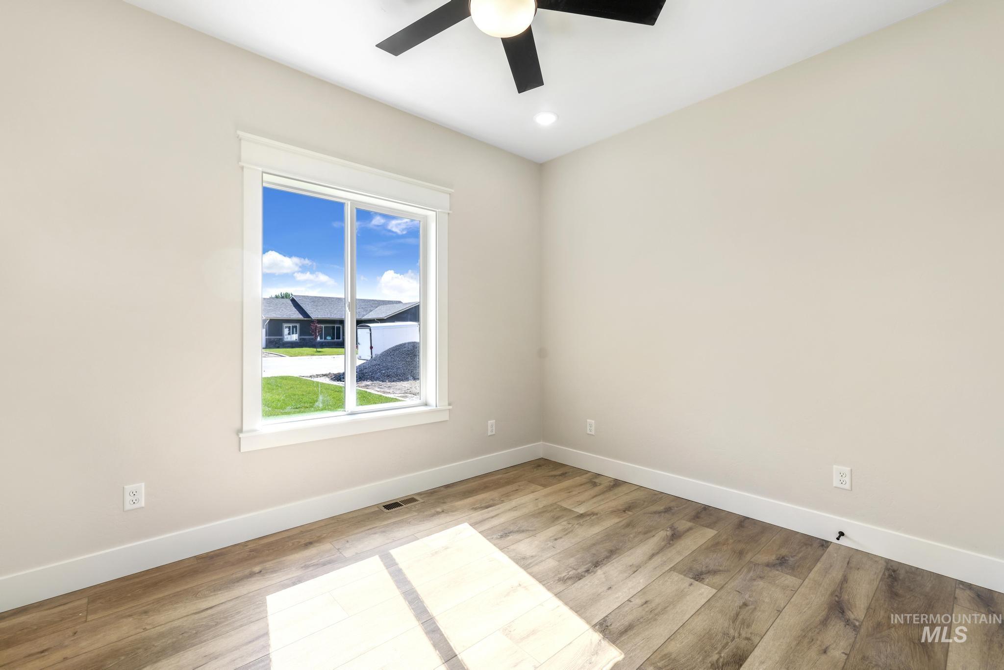 1390 Haizlee Way Property Photo 11